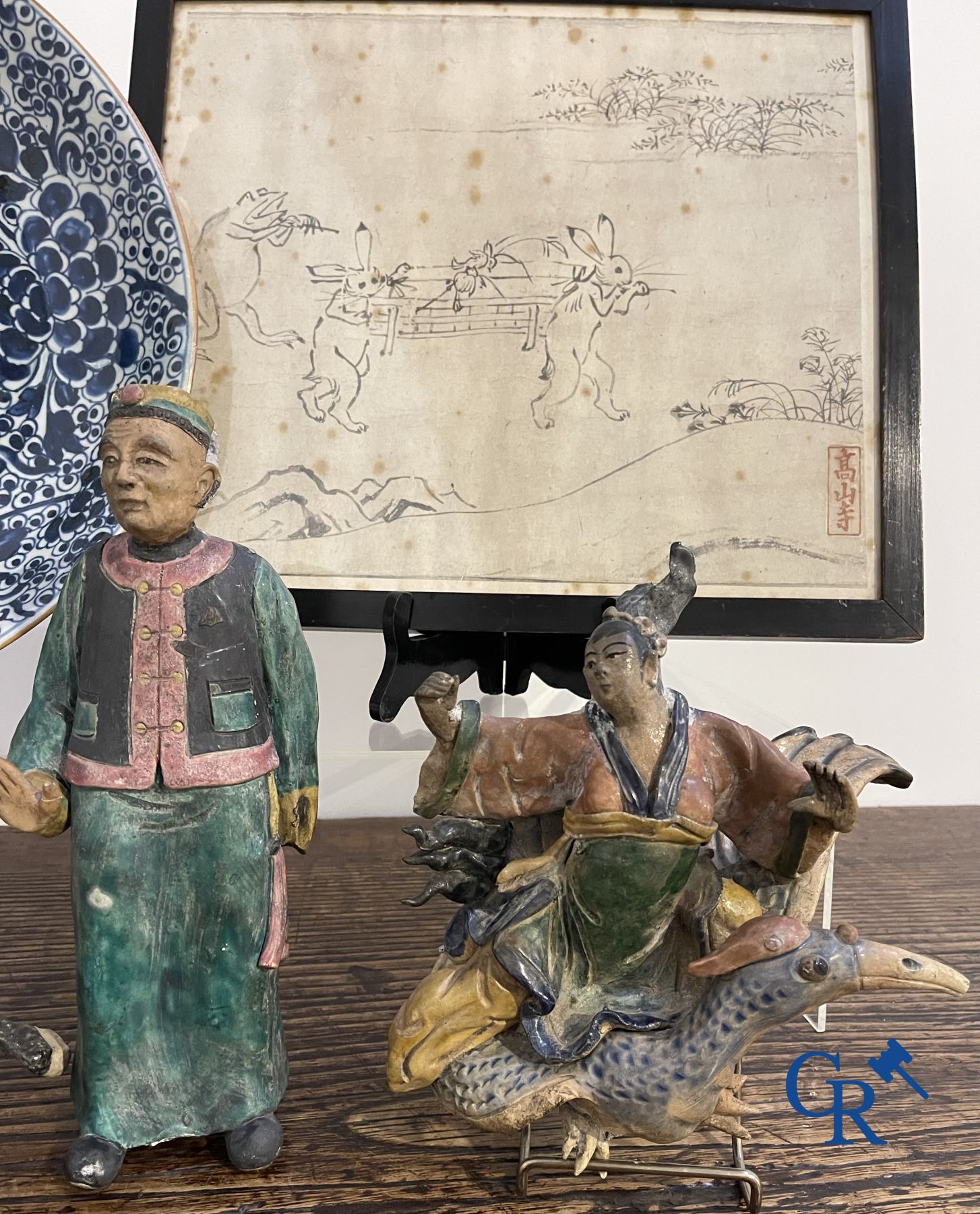 Asian Art: Lot with various objects in pottery and porcelain and an ink drawing. - Image 4 of 16