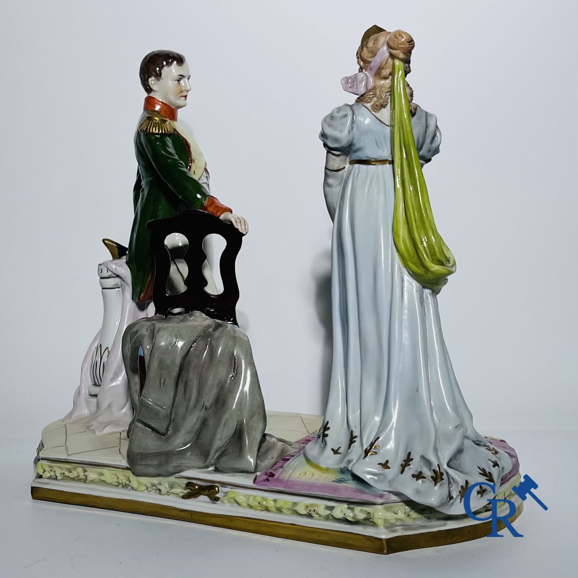 Porcelain: Group in Saxon porcelain. Napoleon I. - Image 3 of 5