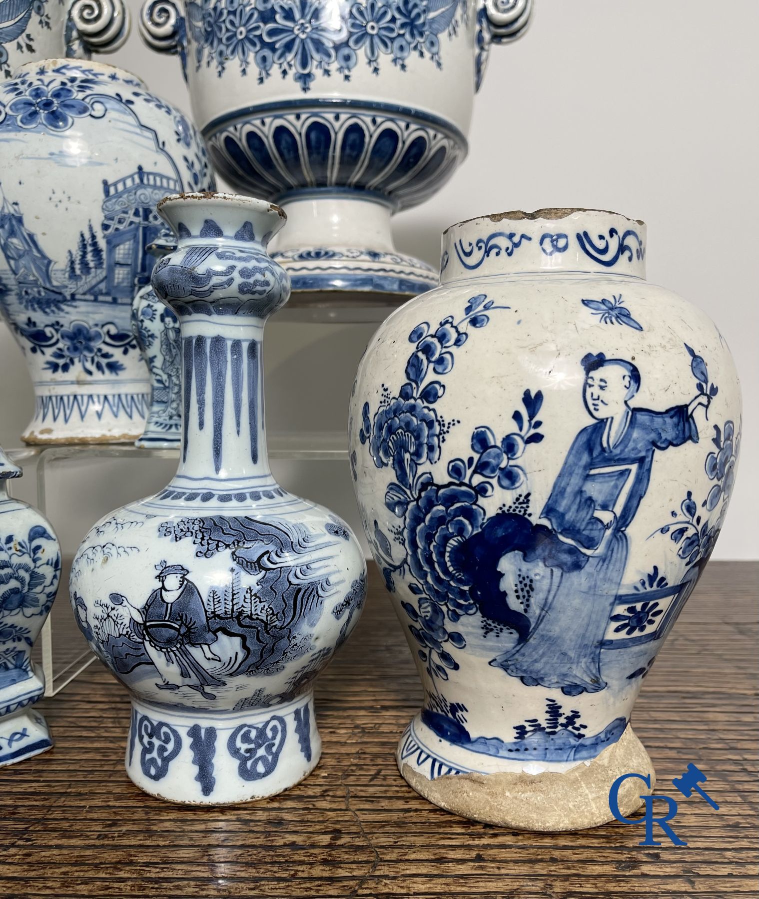 Delft: 11 pieces of blue and white faience with different décors. 17th - 18th century. - Image 2 of 29