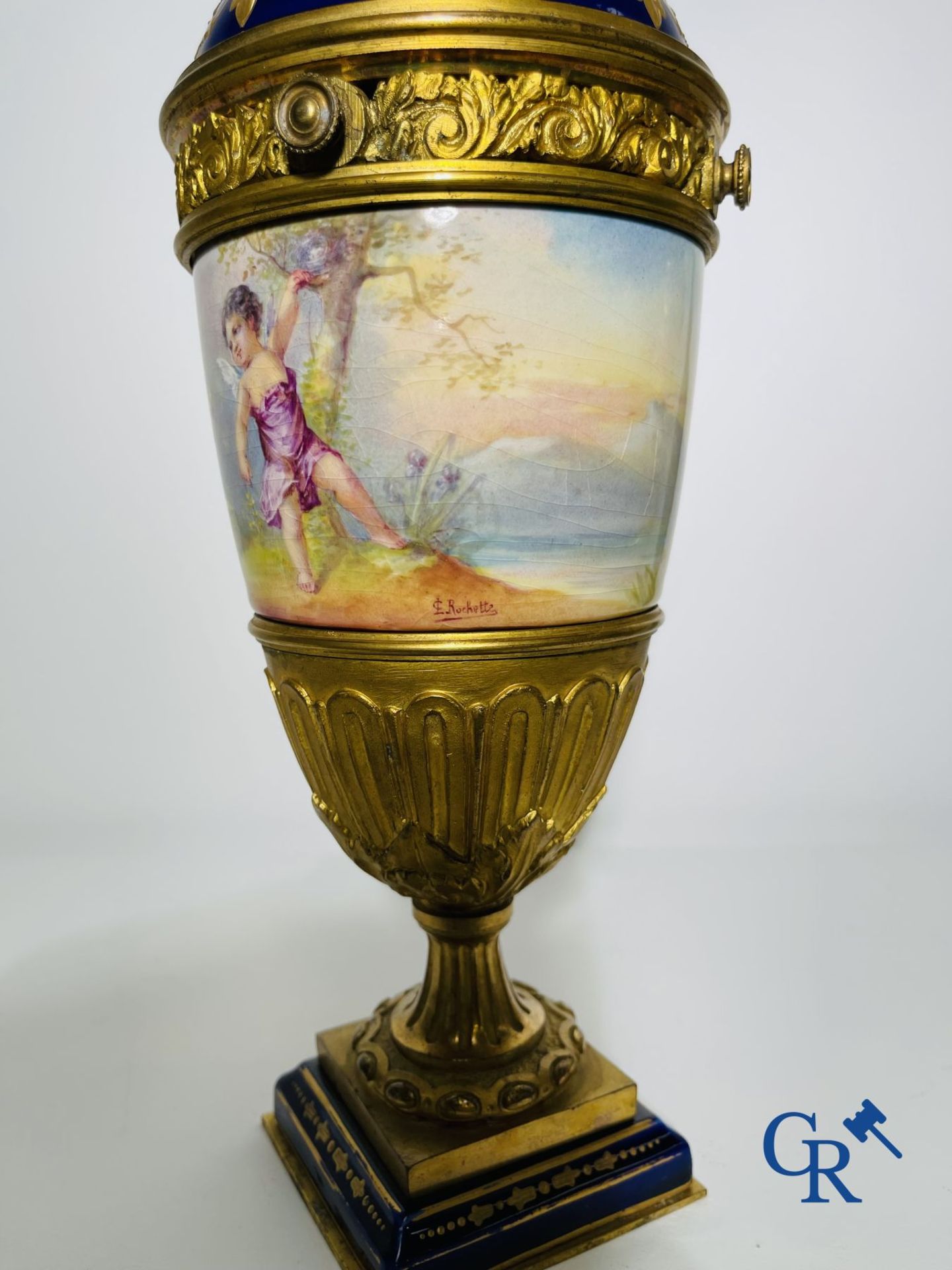 Porcelain: Sèvres: Pair of bronze mounted vases in Sèvres porcelain. Napoleon III period. - Image 4 of 6