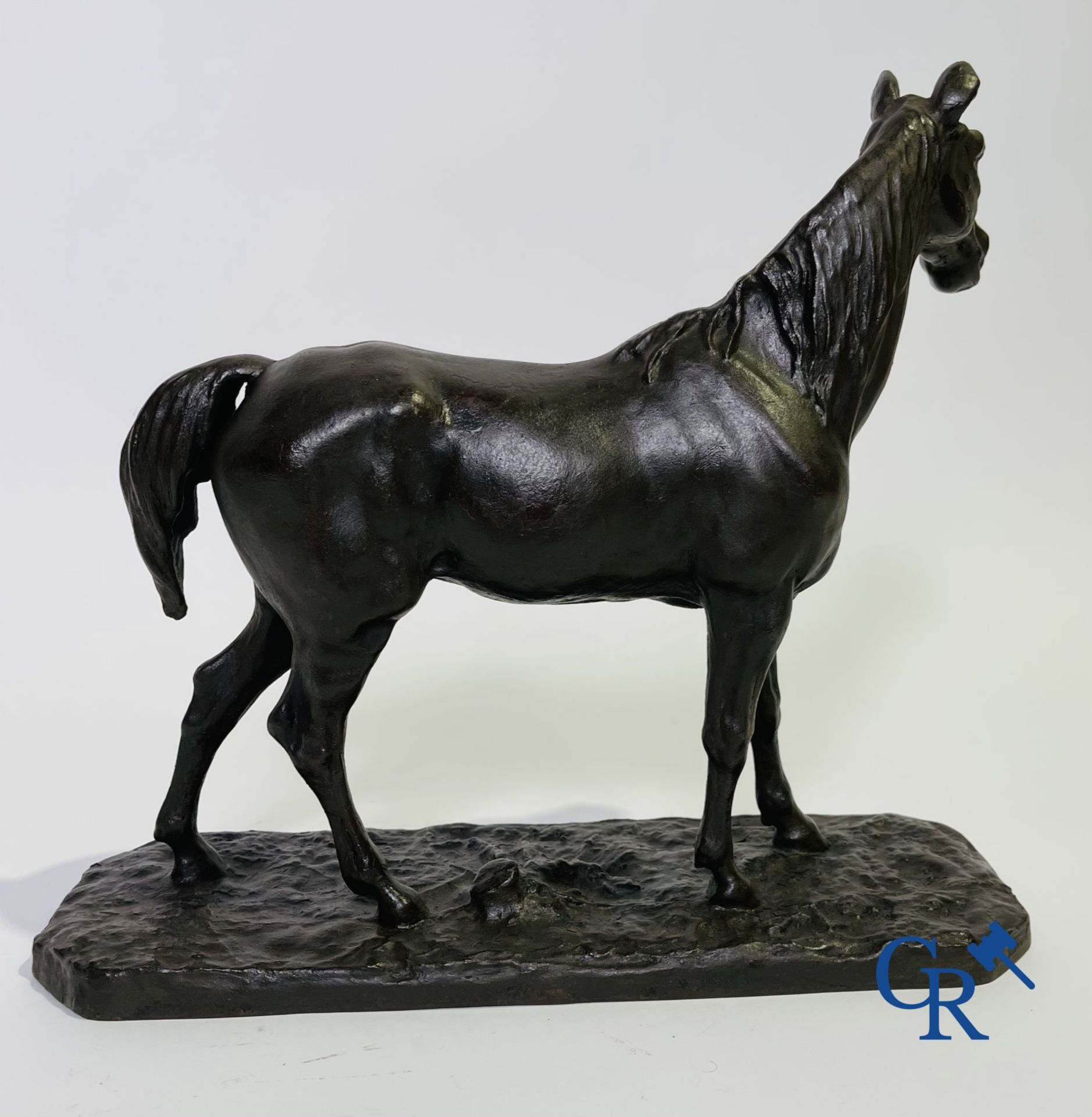 sculpture: 2 hunting bronzes and a horse in metal (cast iron). - Image 11 of 12