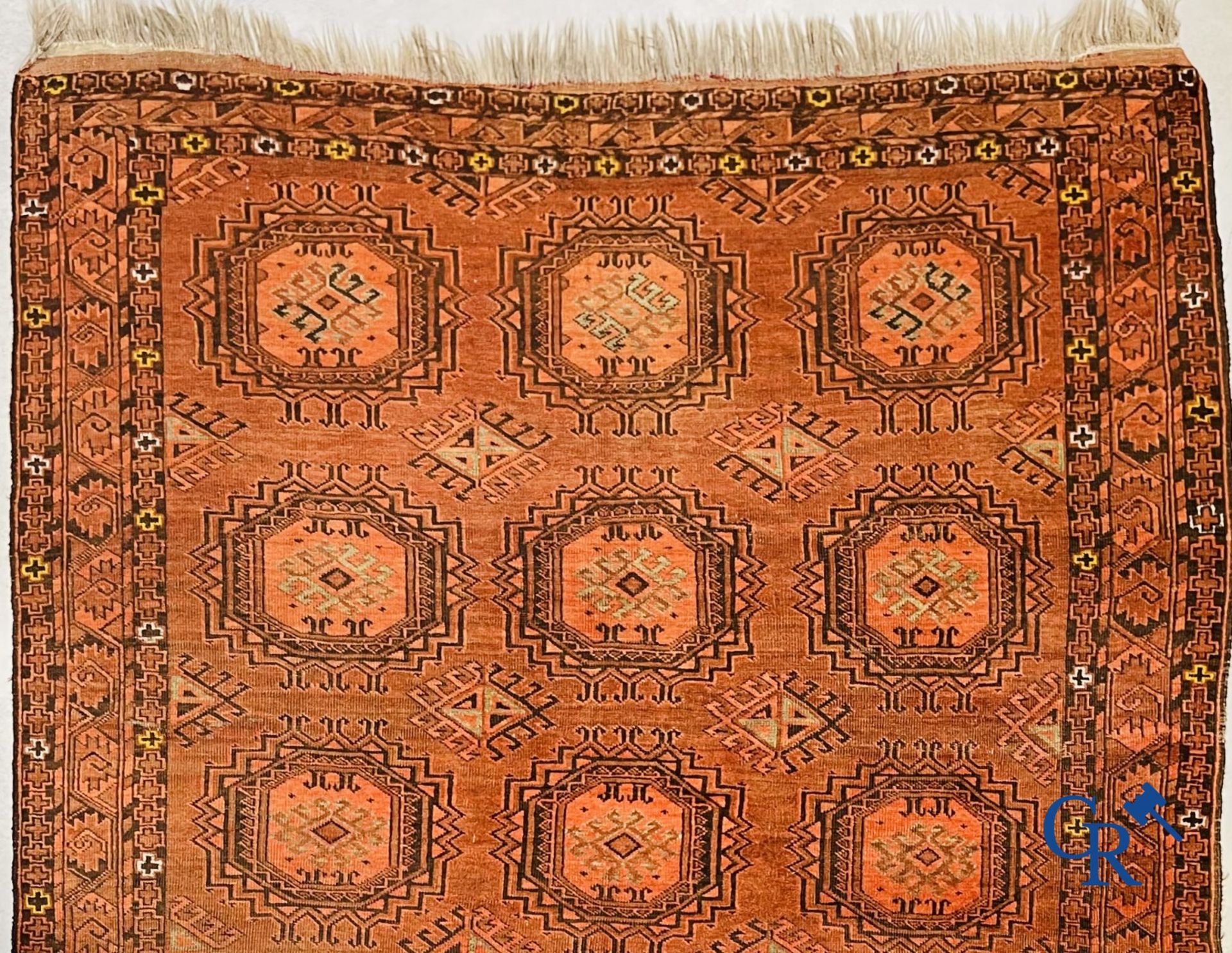 Oriental carpets: Large antique oriental carpet. - Bild 5 aus 6