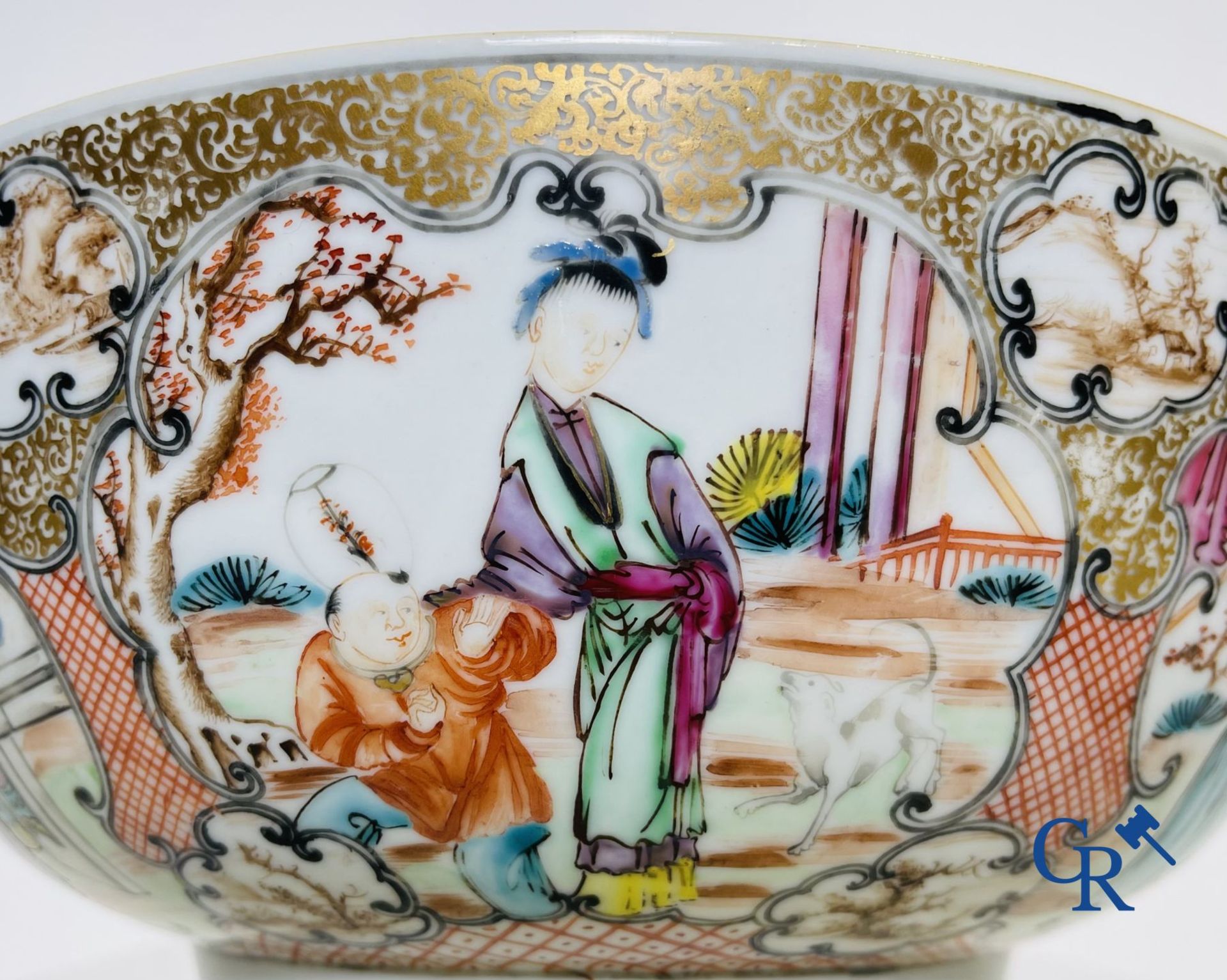 A large Chinese famille rose mandarin bowl, a famille rose cup and saucer and a figurine in blanc de - Bild 11 aus 25