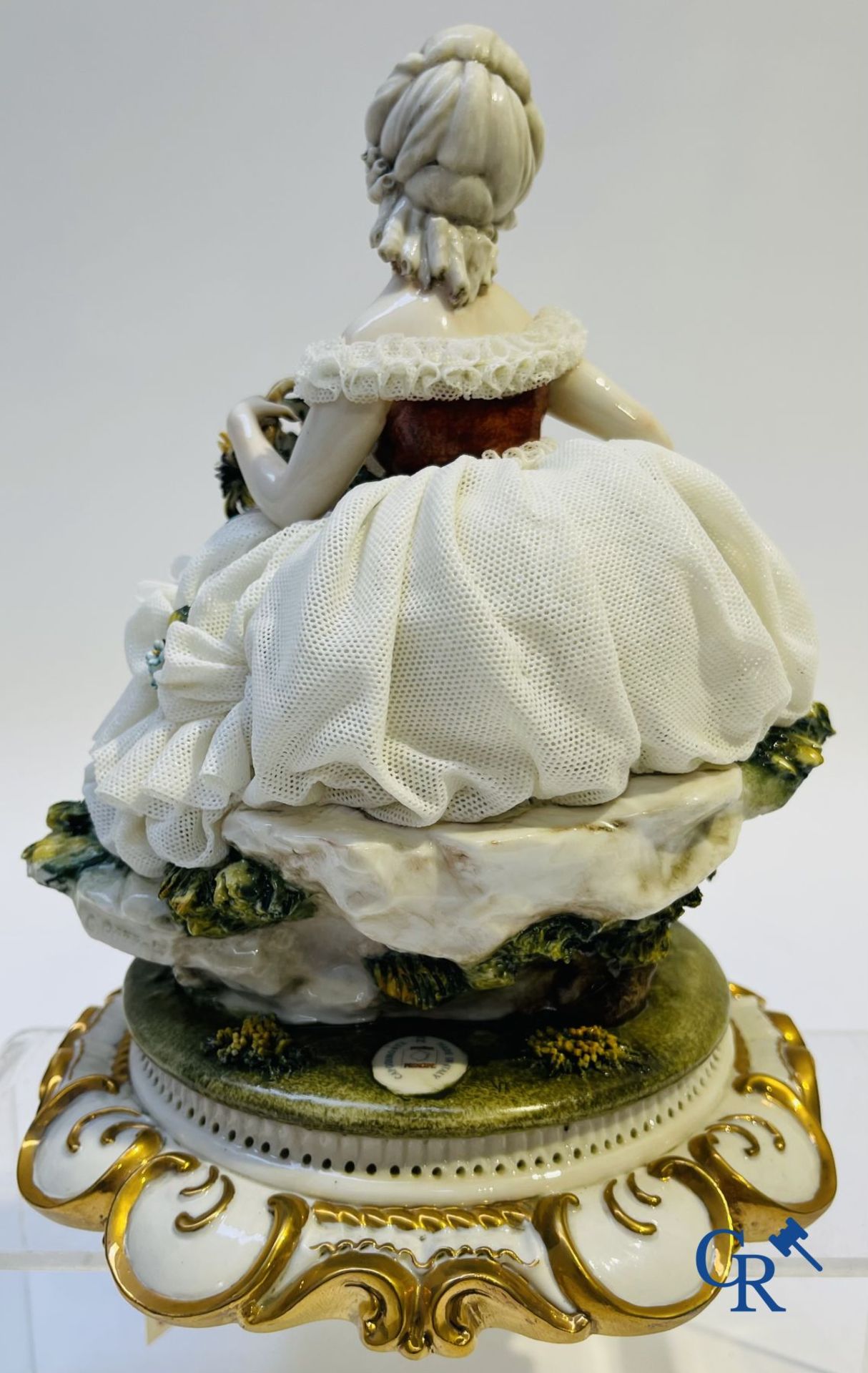 Porcelain: Capodimonte: 3 groups in Italian porcelain with lace. - Image 12 of 12