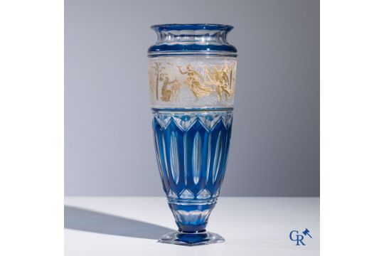 Val Saint Lambert: Léon Ledrut: Vase in crystal with "Danse de flore" motif on a blue background. - Bild 9 aus 9