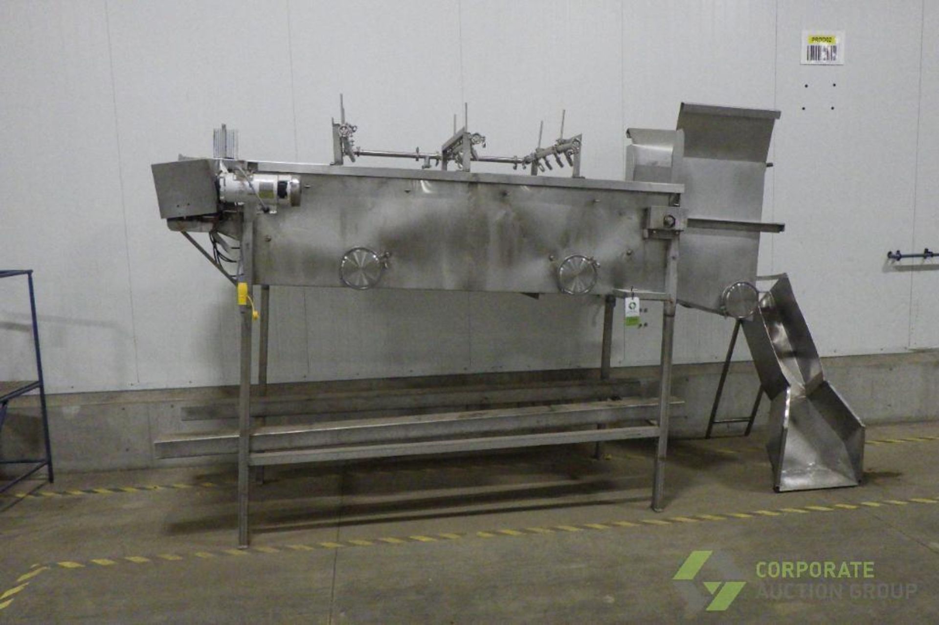 Incline wash conveyor