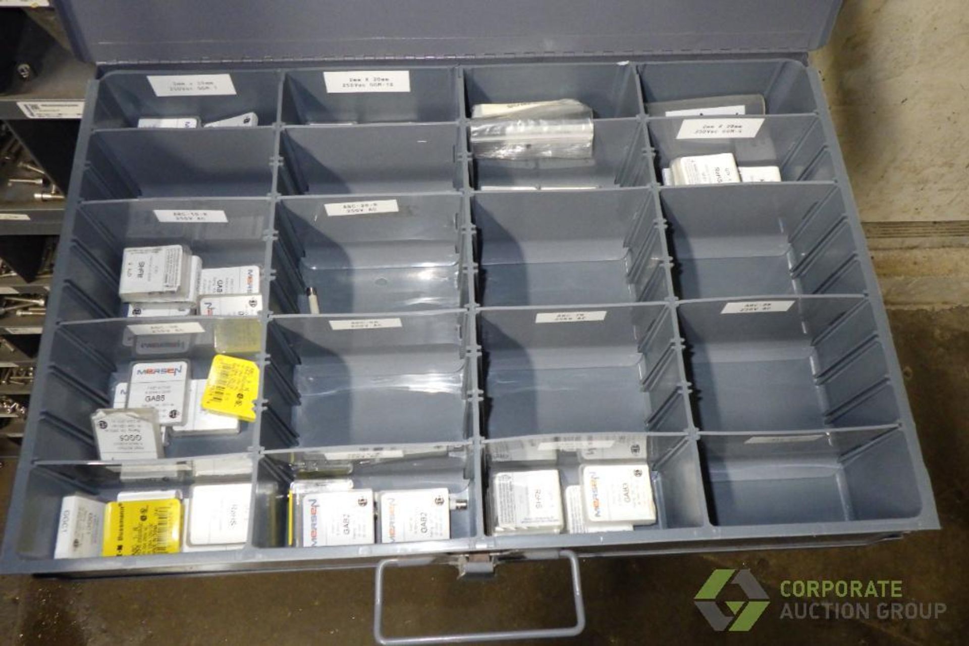 16-drawer cabinet with contents - Image 6 of 17