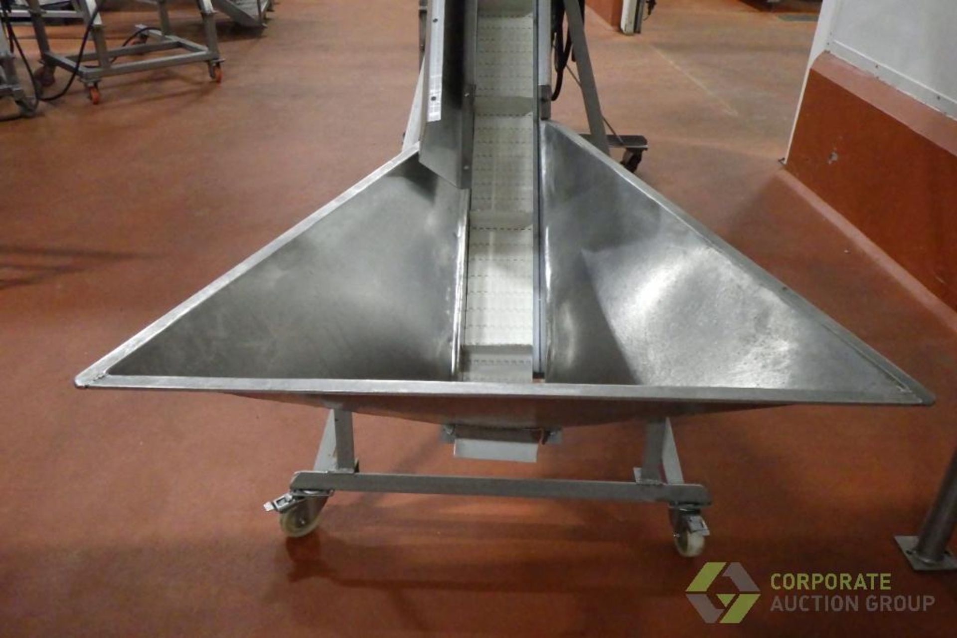 Incline conveyor - Image 4 of 8