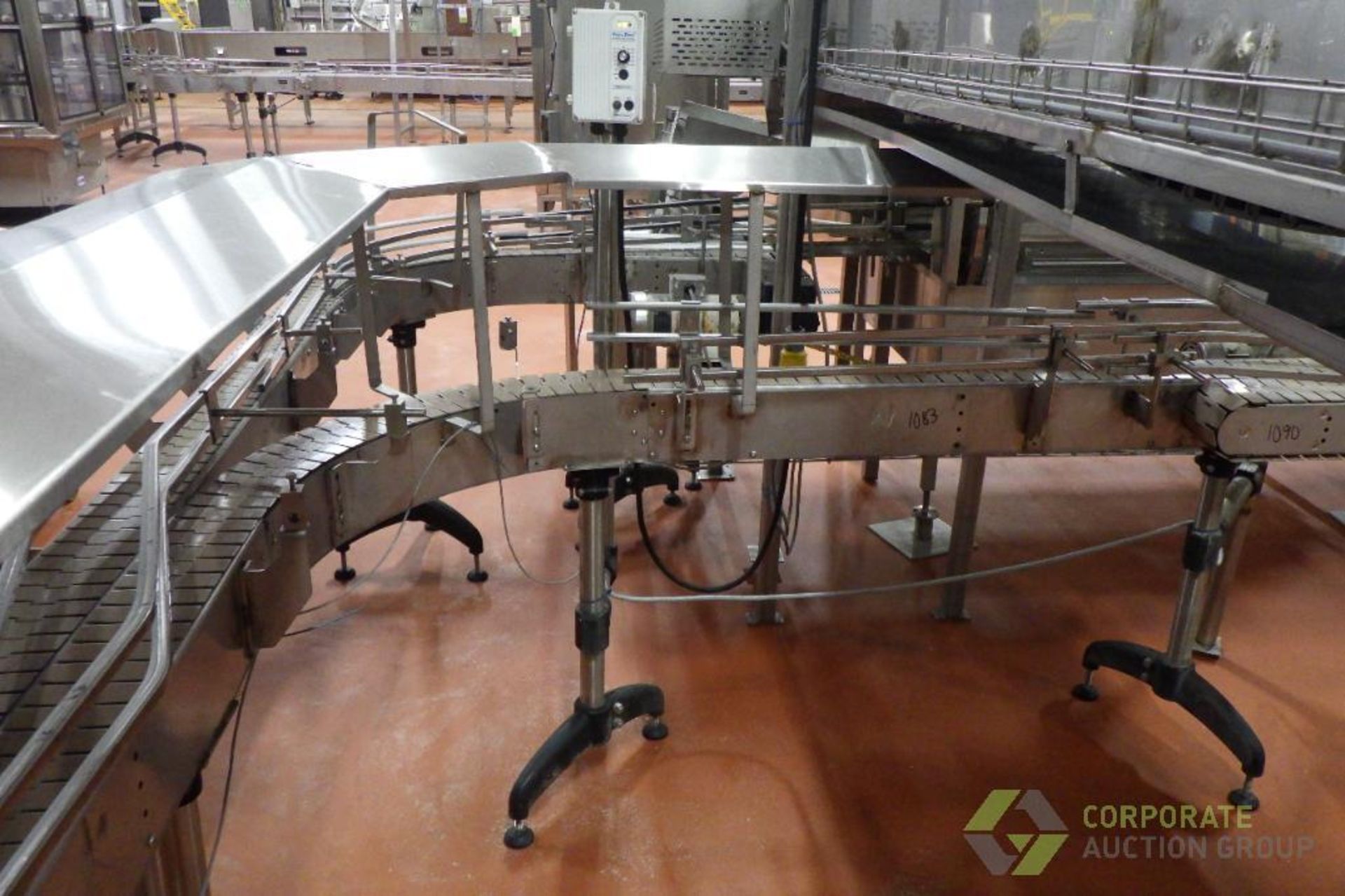 SS Bottling Conveyor, 45' x 4.5" x adj. H, with rails, overhead cover, wire guards, (3) 90d turns - Image 4 of 10
