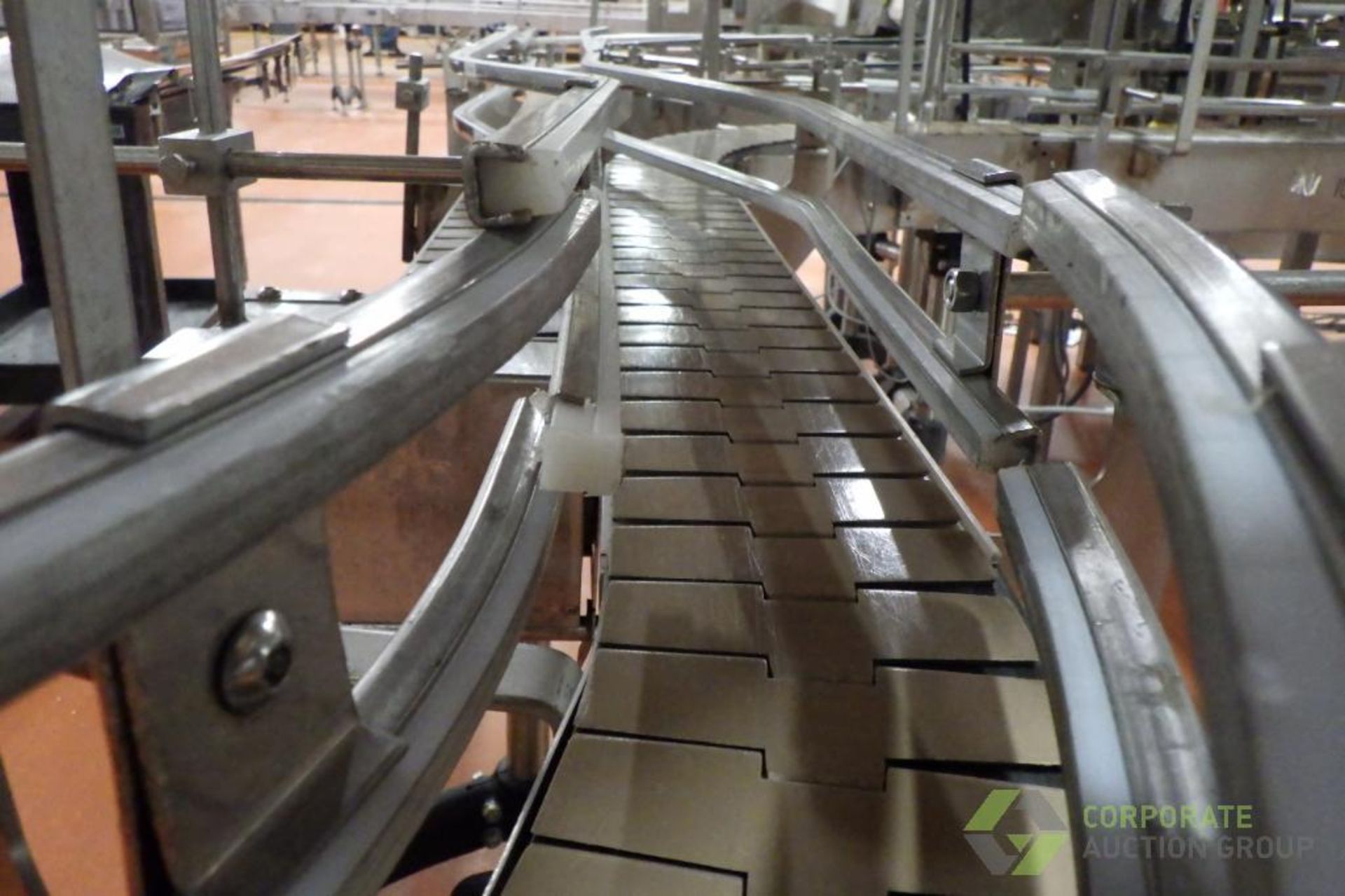 SS Bottling Conveyor, 45' x 4.5" x adj. H, with rails, overhead cover, wire guards, (3) 90d turns - Image 5 of 10
