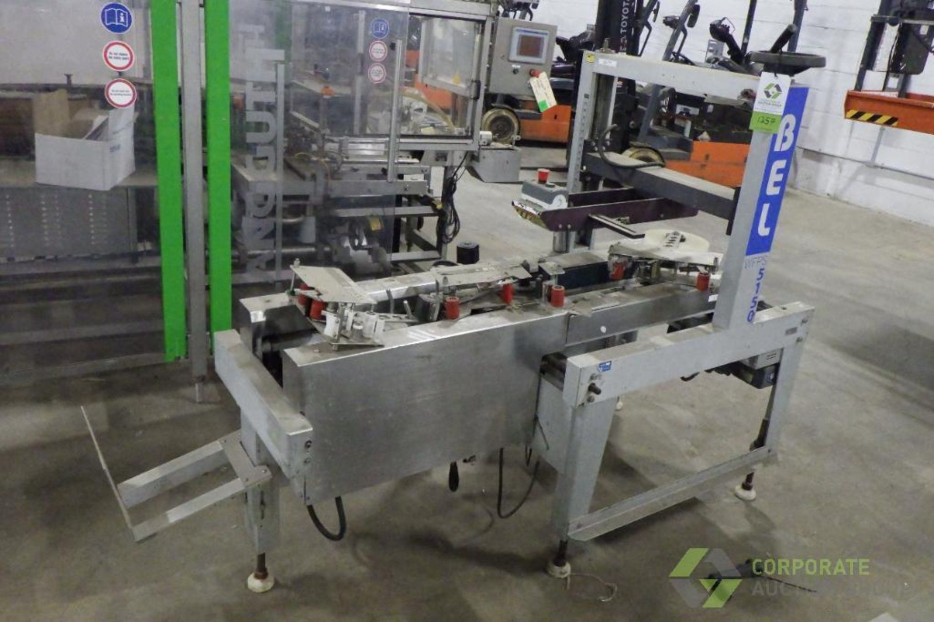 Wexxar Bel case sealer with box former