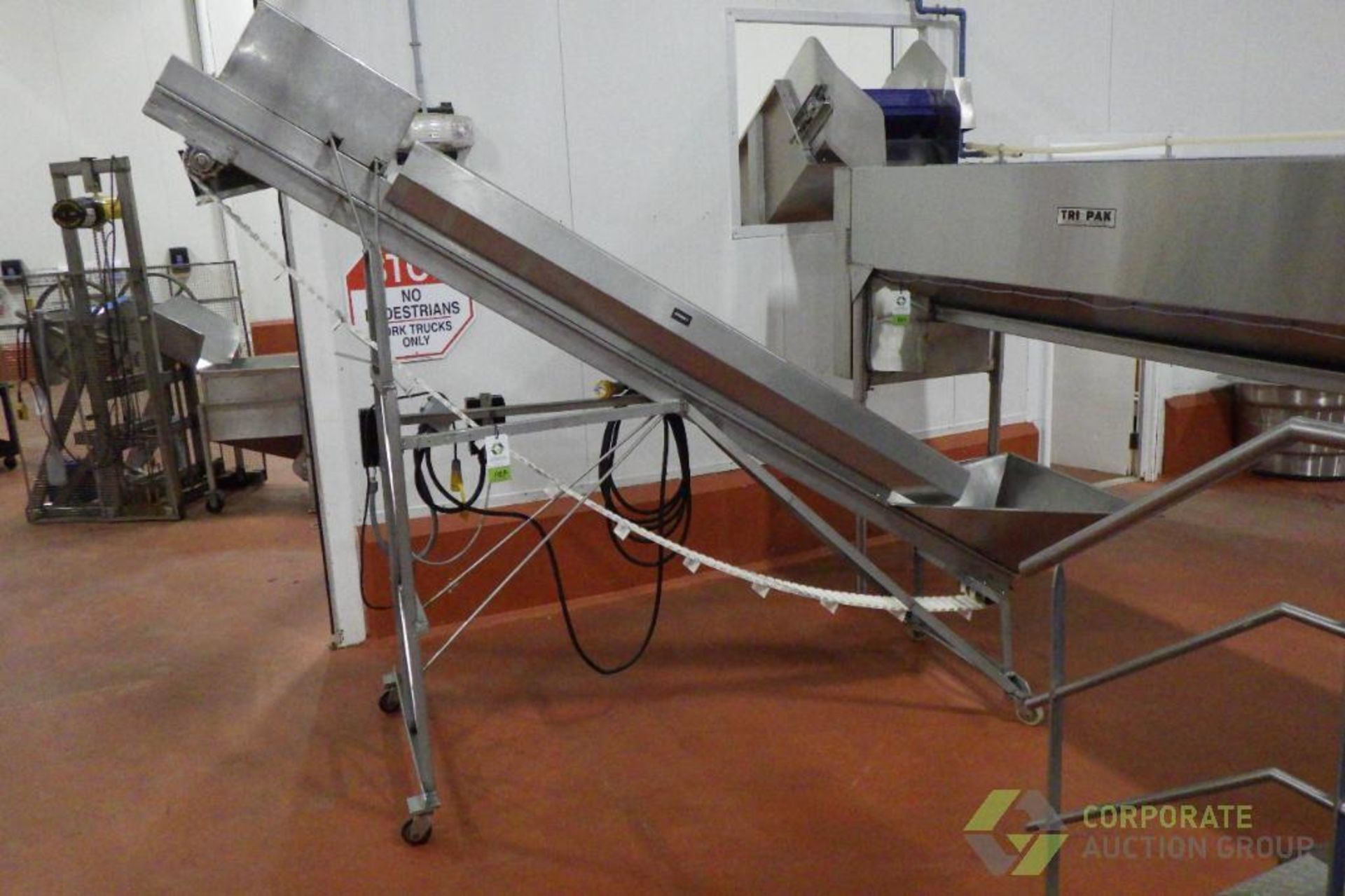 Incline conveyor