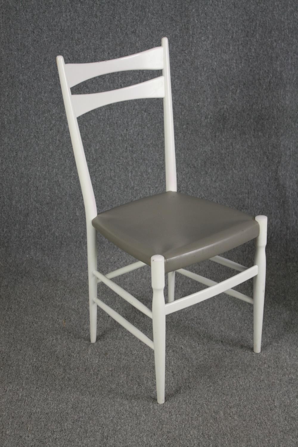 Dining chairs, a set of four mid century Danish style, white lacquered. - Image 3 of 5