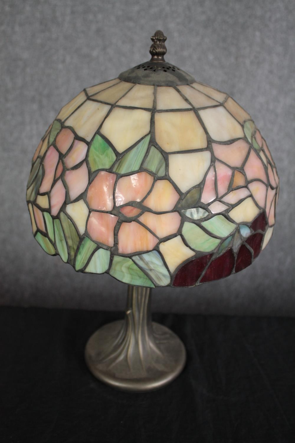 Two tables lamps. A Tiffany style lamp and another with a drop bead shade. H.29cm. (largest) - Image 2 of 5