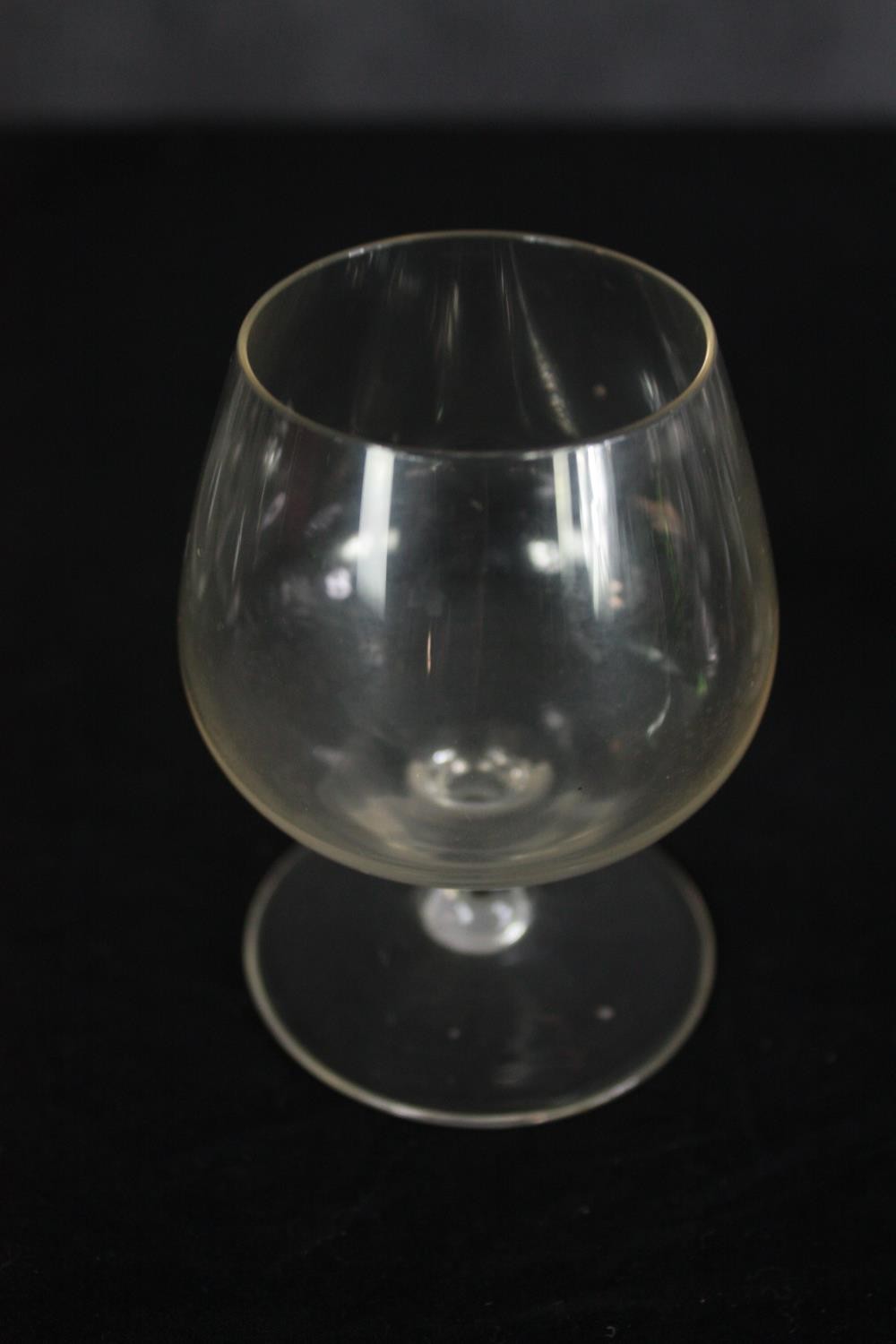 A collection of mixed glass including wine and brandy glasses. Twenty-seven in total. H.14cm. ( - Image 5 of 6