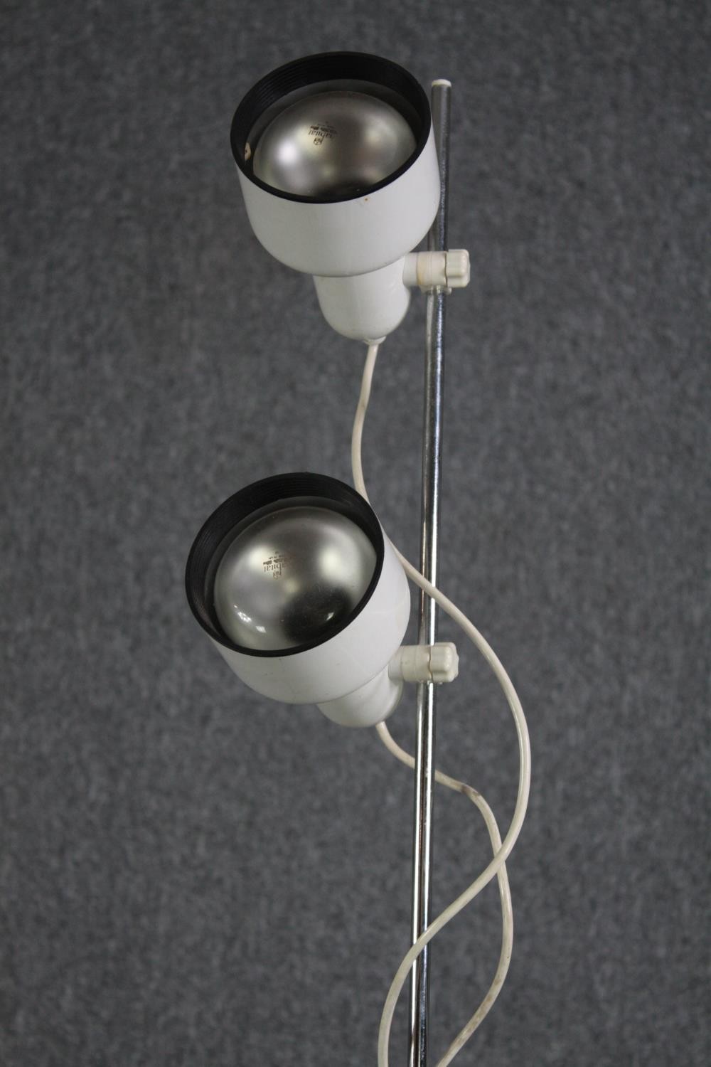 Four floor standing lamps. One LED and the others with traditional bulbs H.150 cm.(largest) - Image 3 of 5