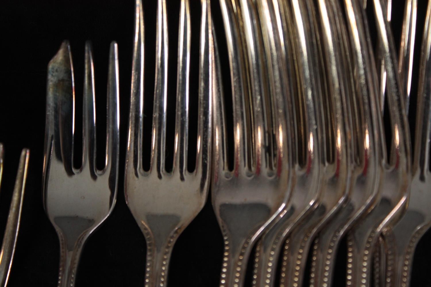 A mixed collection of silver plated cutlery for eight people.(84 pieces) - Image 9 of 10