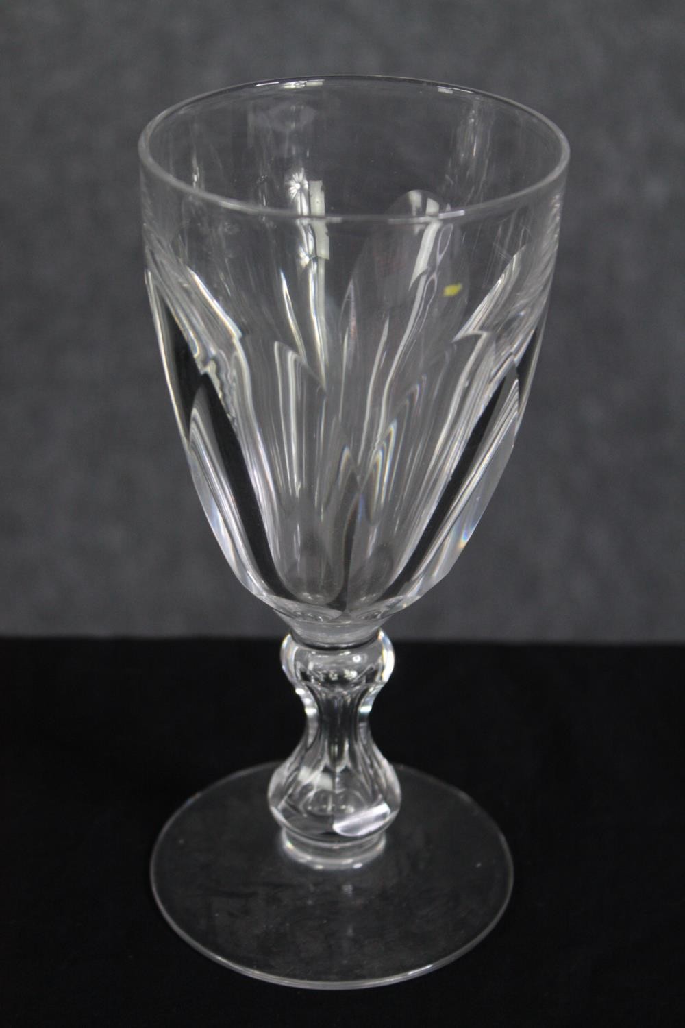 A set of eight matching cut leaded crystal glasses. H.18 cm.(each) - Image 2 of 3