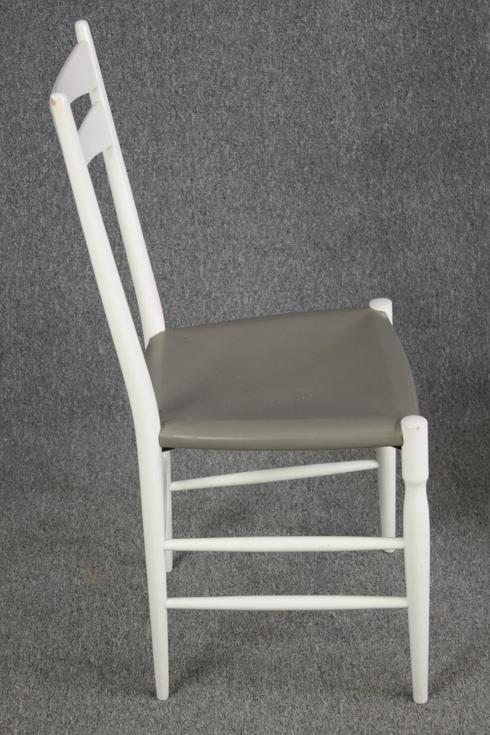 Dining chairs, a set of four mid century Danish style, white lacquered. - Image 4 of 5