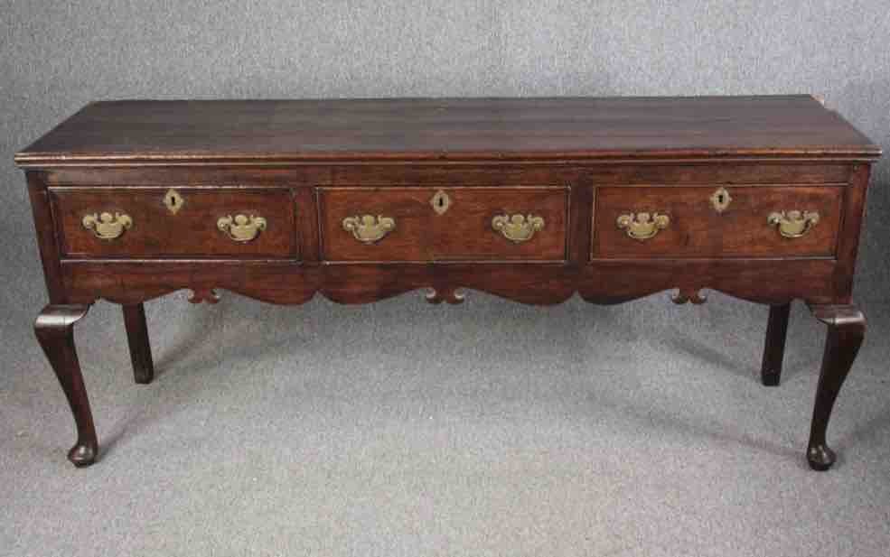 Dresser, 18th century oak and mahogany crossbanded, probably still with it's original locks and