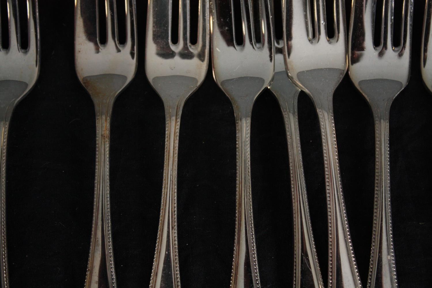 A mixed collection of silver plated cutlery for eight people.(84 pieces) - Image 7 of 10