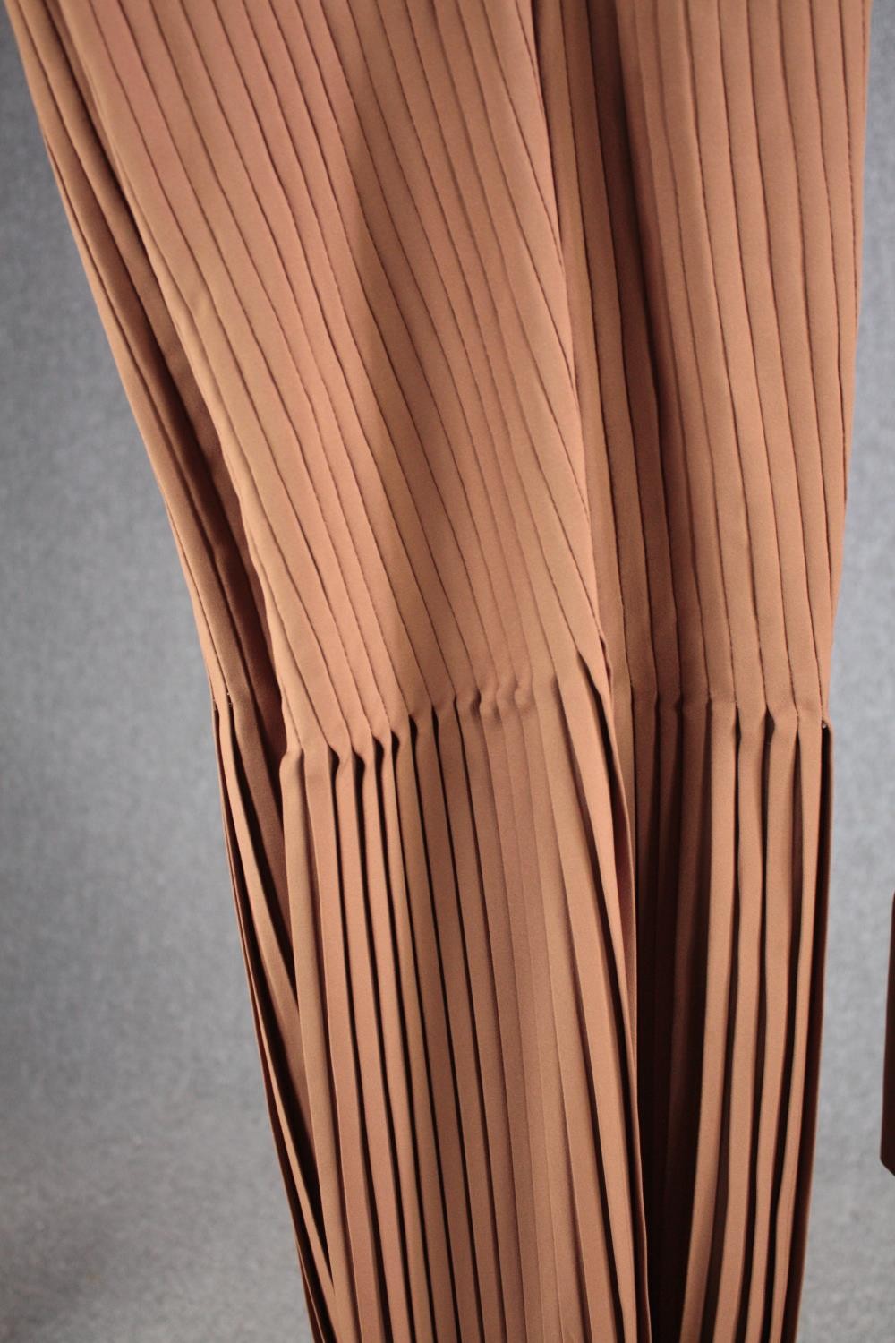 A vintage bespoke made mushroom pleated silk suit with flared bottoms. - Image 3 of 6