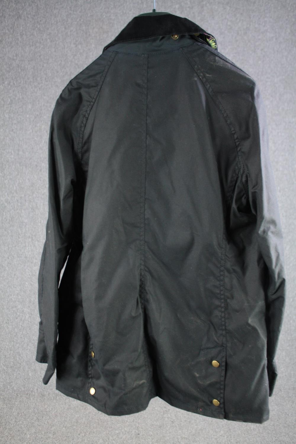 Women's Barbour jacket. UK size 10 with a paisley lining. - Image 6 of 6