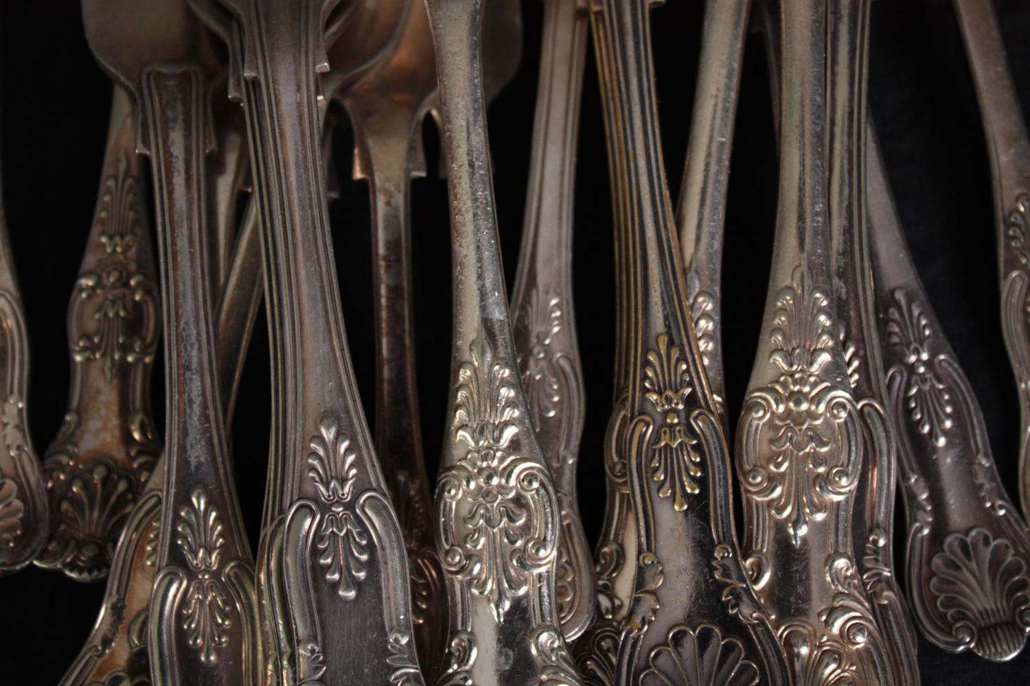 An extensive mixed collection of steel and silver plated cutlery. The steel cutlery is made by - Image 8 of 8