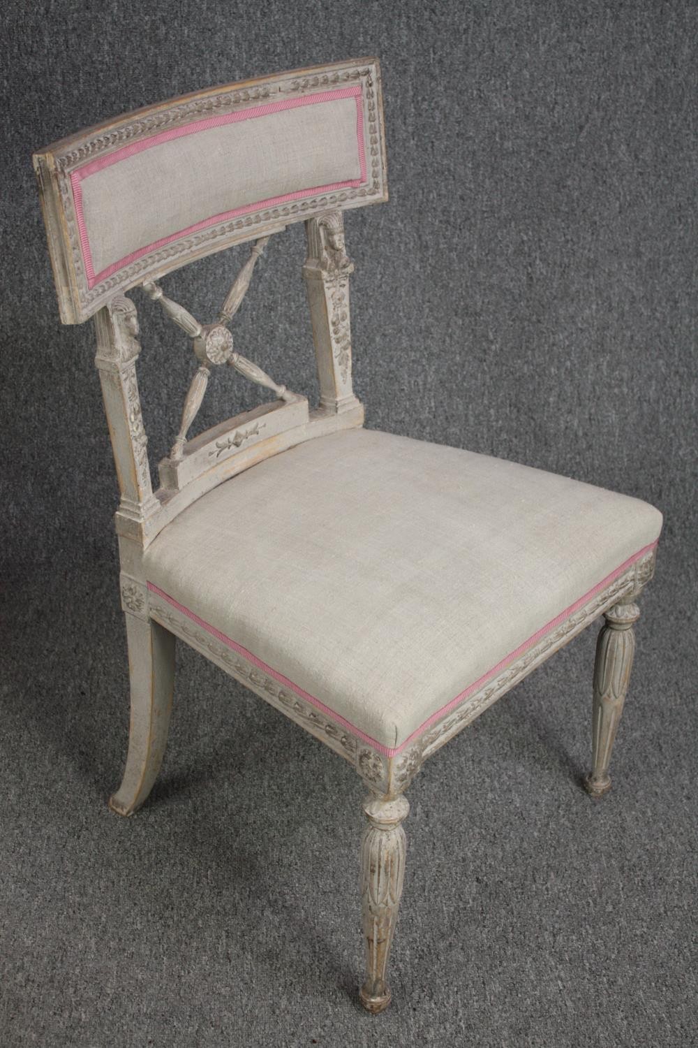 A pair of 19th century painted dining chairs in the Gustavian style. - Image 3 of 4