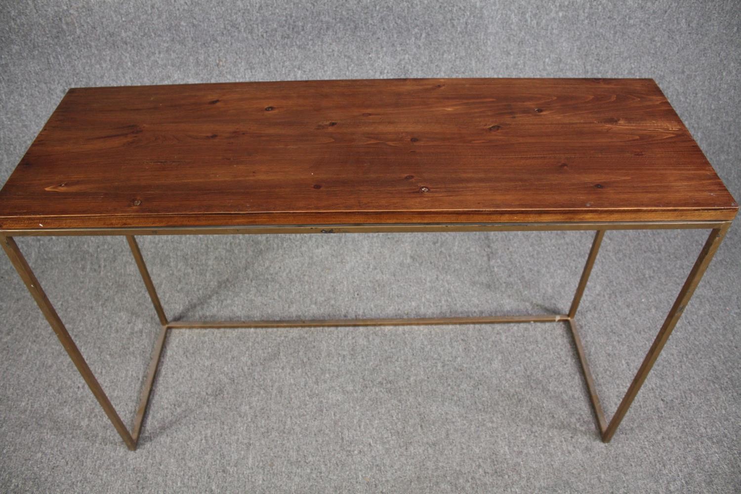 Console table, contemporary stained pine on a metal frame. H.79 W.120 D.40cm. - Image 4 of 4