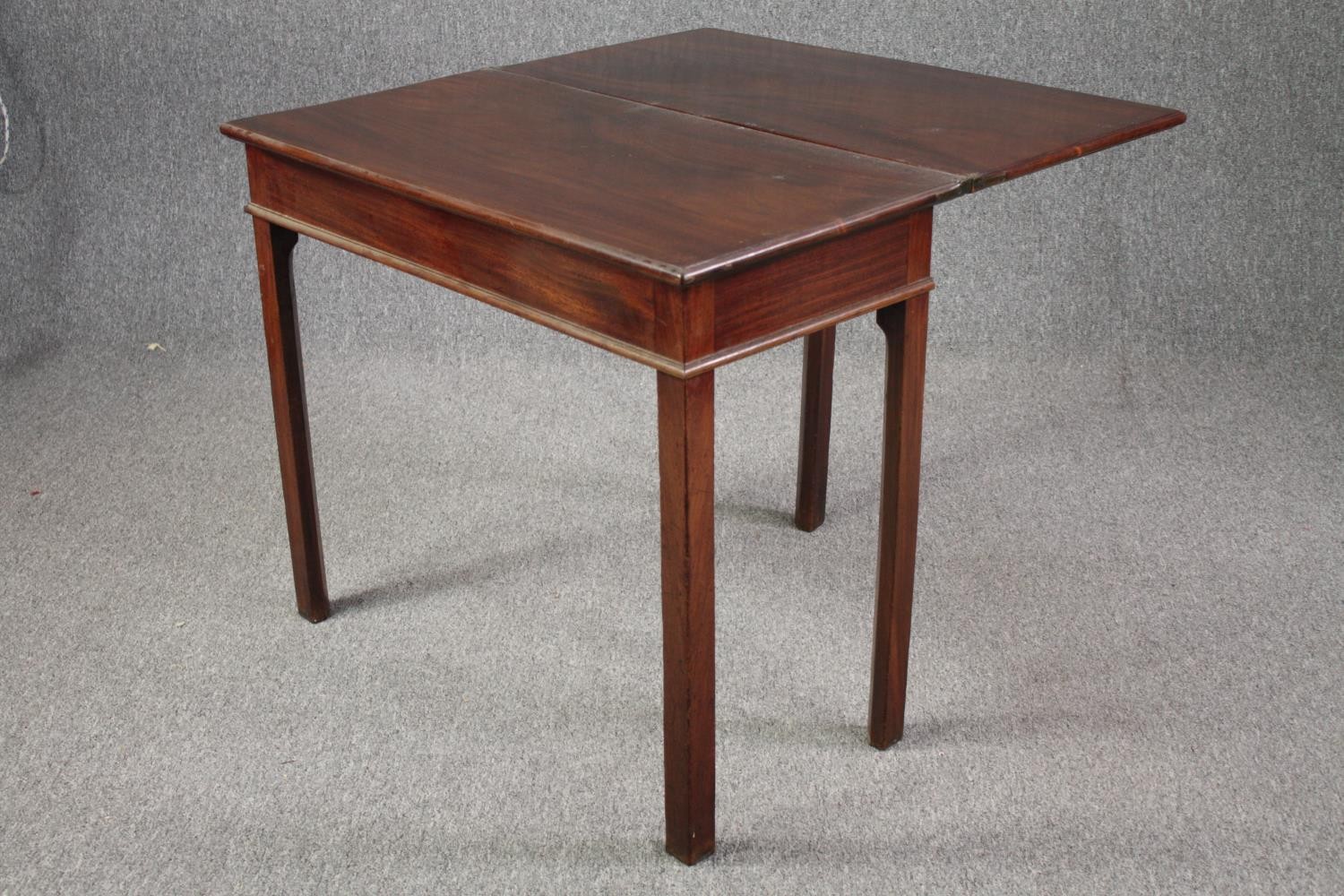 Tea table, Georgian mahogany with gateleg action. H.72 W.87 D.86cm. (extended) - Image 5 of 6