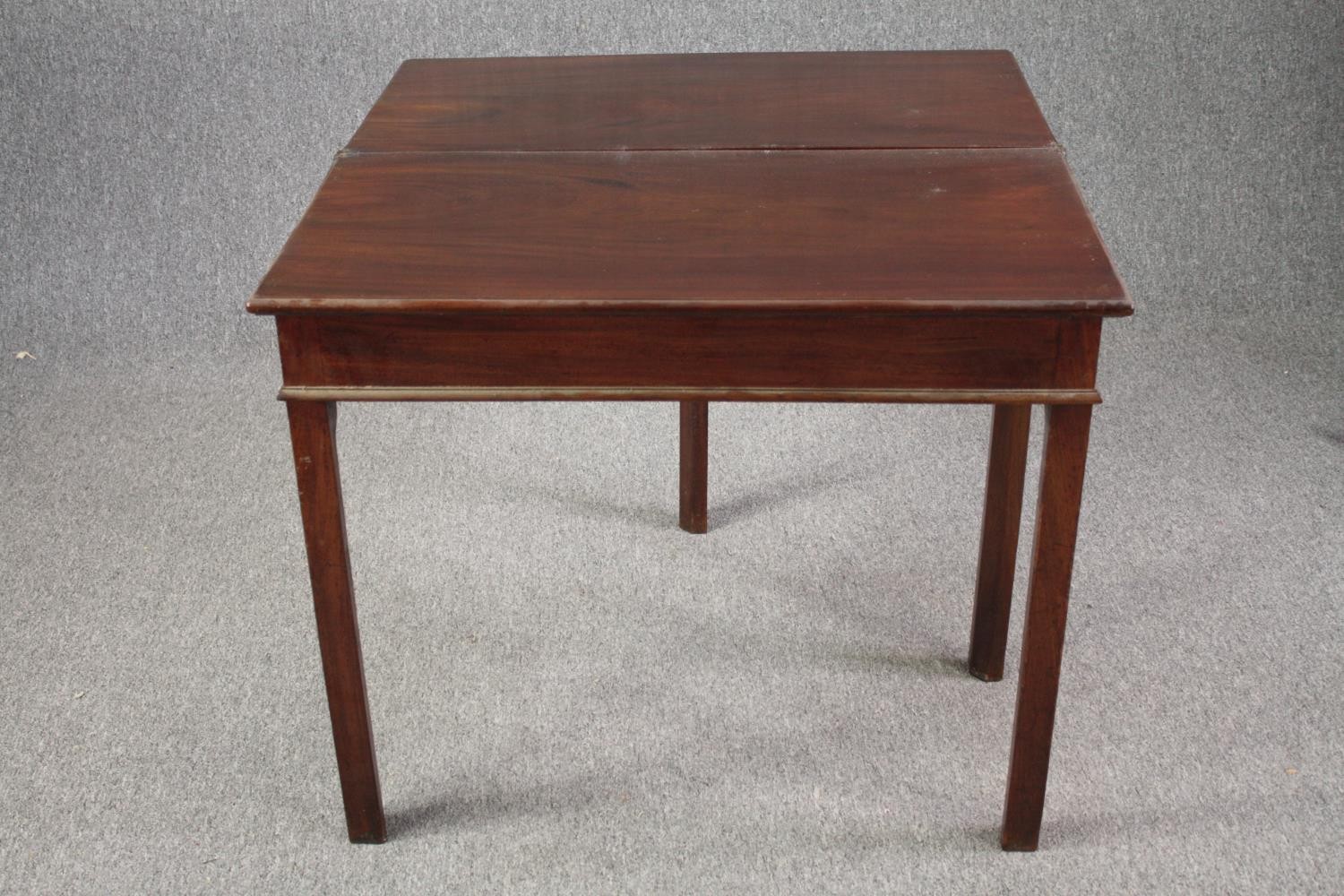 Tea table, Georgian mahogany with gateleg action. H.72 W.87 D.86cm. (extended) - Image 4 of 6