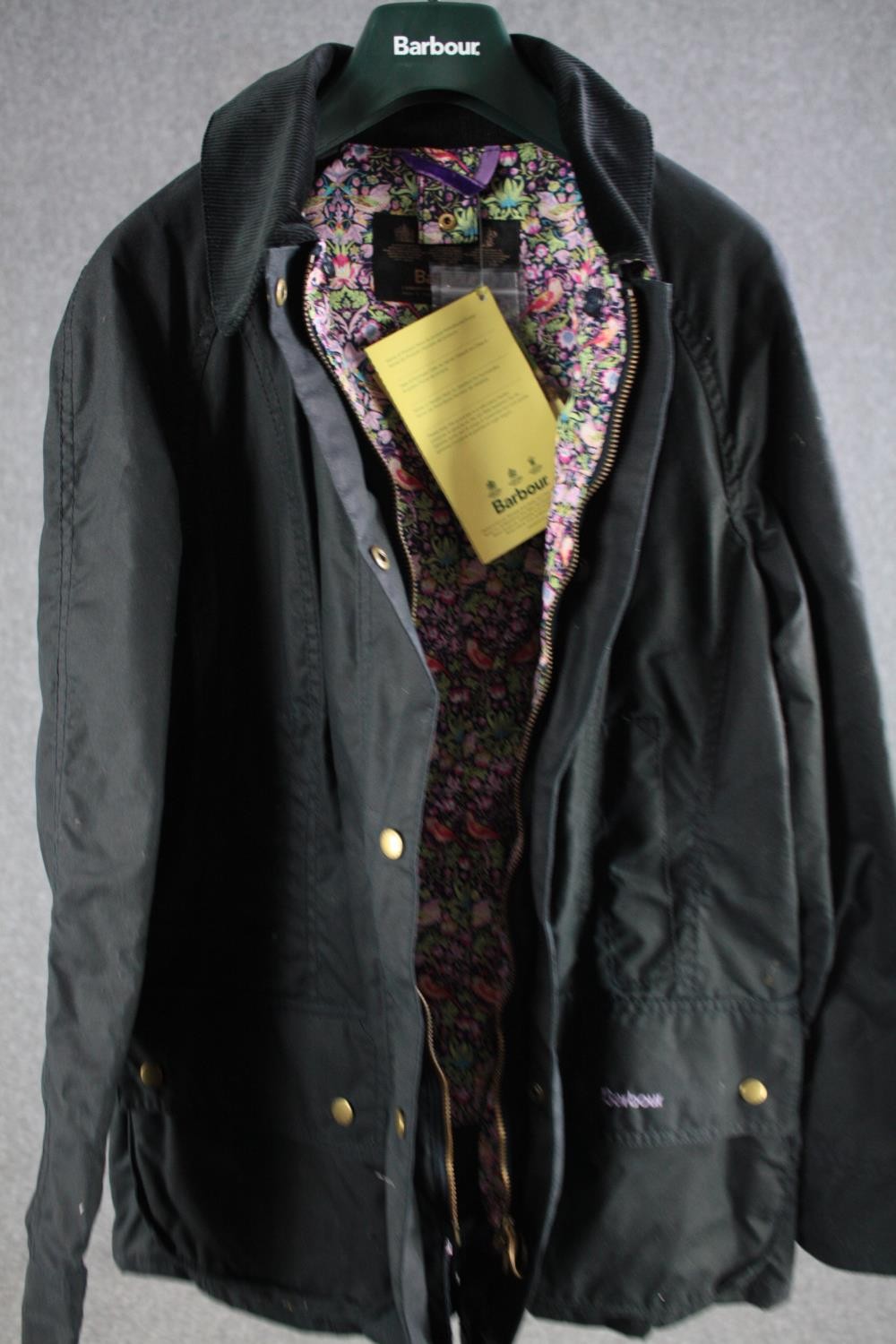 Women's Barbour jacket. UK size 10 with a paisley lining. - Image 4 of 6