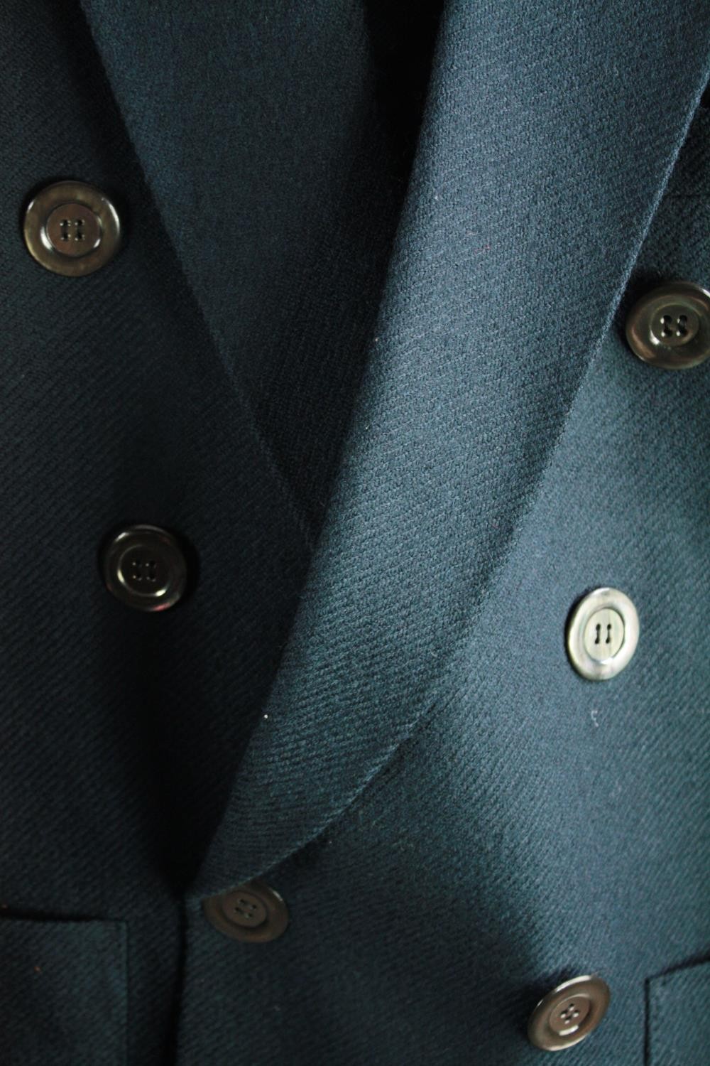 A vintage bespoke made teal silk mix jacket with mother of pearl buttons and maker's label. - Image 3 of 5