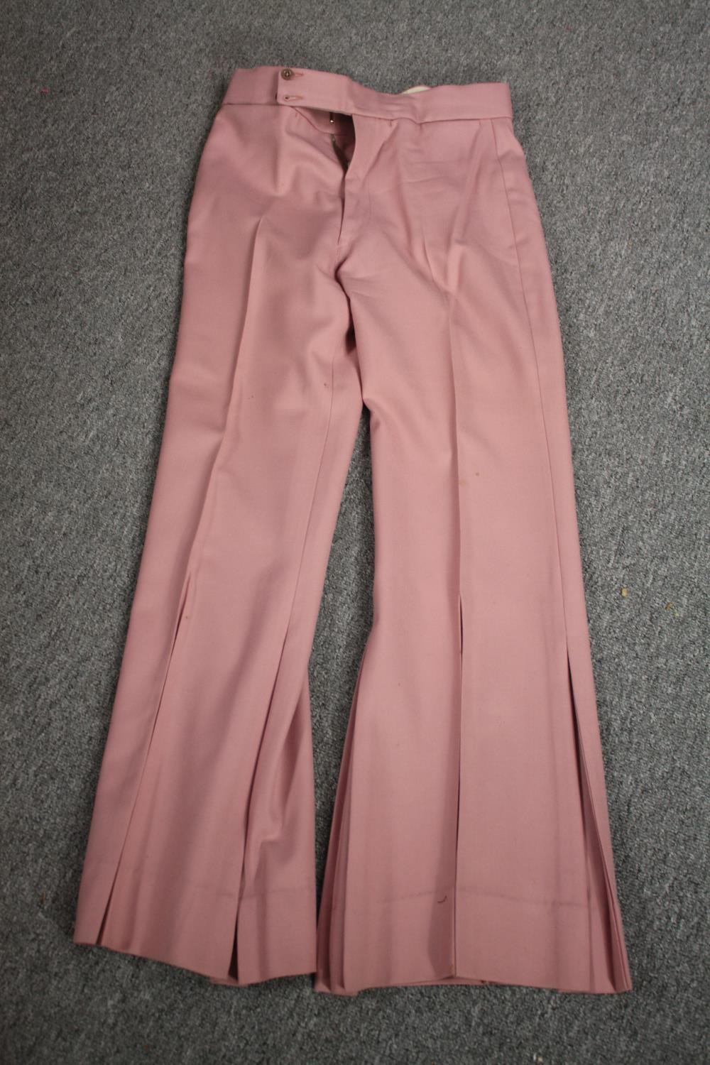 A vintage bespoke made pink silk mix suit with flared bottoms. - Image 5 of 5
