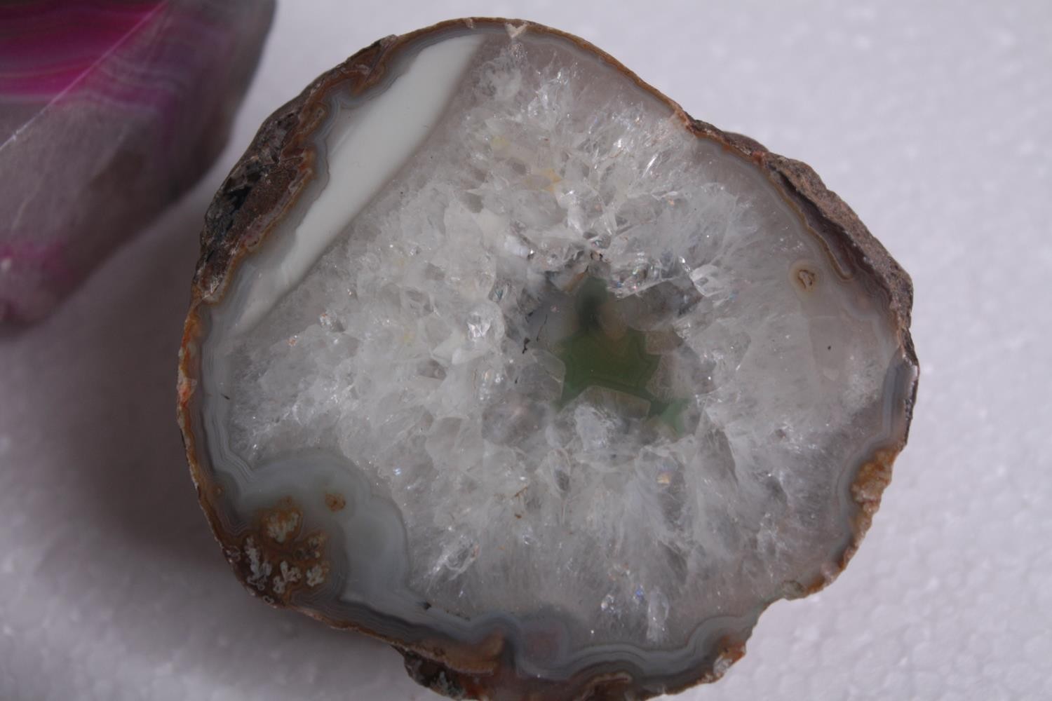 A collection of nine Agate geodes and slices, some dyed. H.14 W.8cm. (largest) - Image 3 of 9