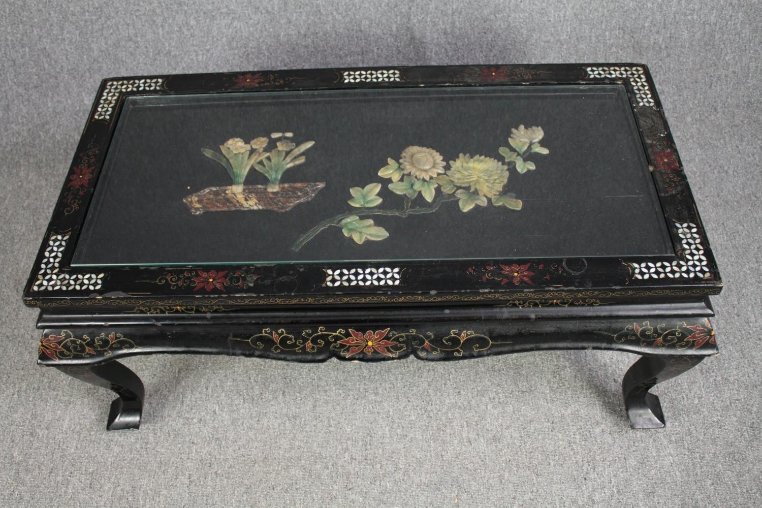 A Chinese style coffee table with carved soapstone floral decoration and inlaid mother of pearl - Image 2 of 6