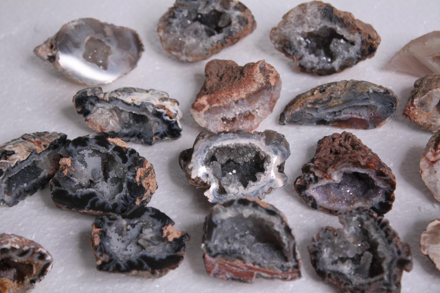 A collection of fifty one agate small crystal geodes. H.4 W.5cm. (largest) - Image 5 of 6