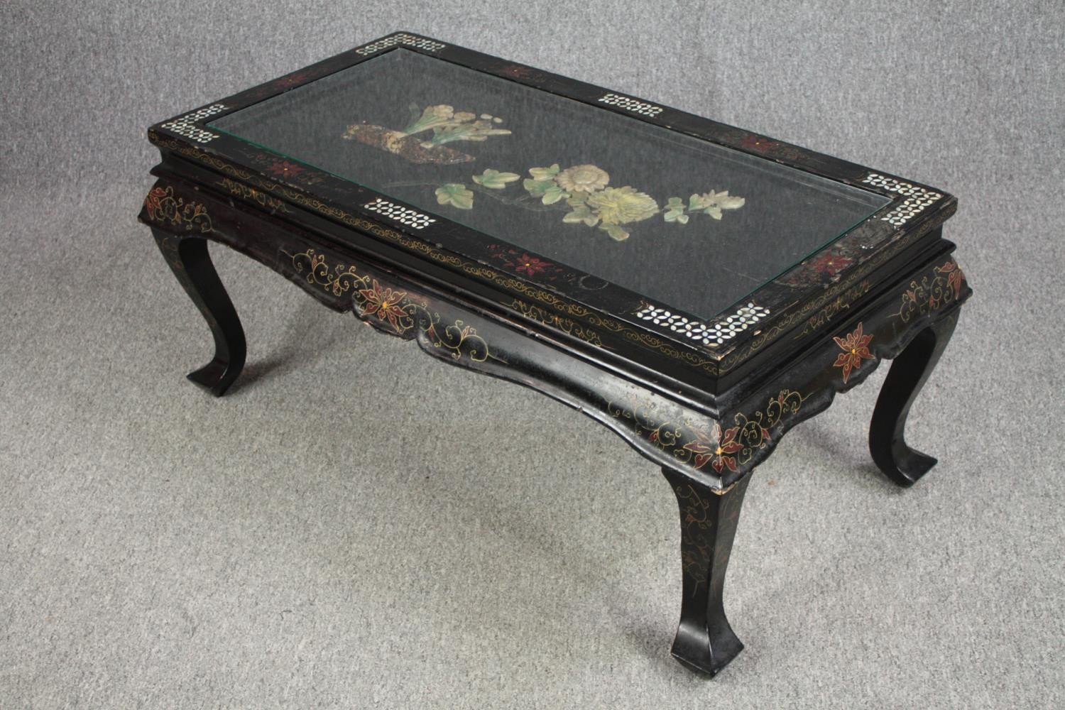 A Chinese style coffee table with carved soapstone floral decoration and inlaid mother of pearl - Image 3 of 6