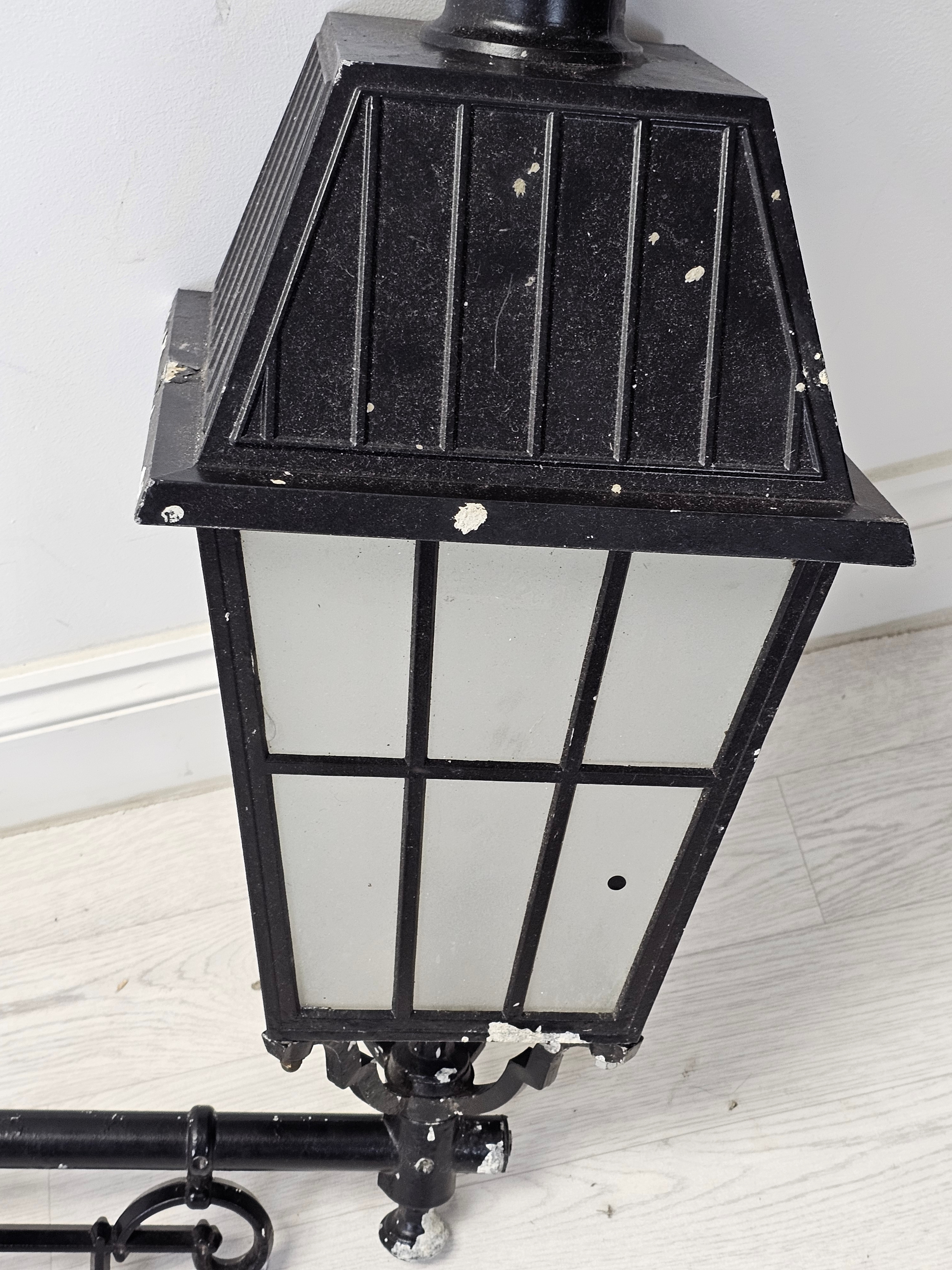 A pair of Victorian style metal wall mounted street lanterns. H.80 W.72 D.28cm (each) - Image 5 of 5