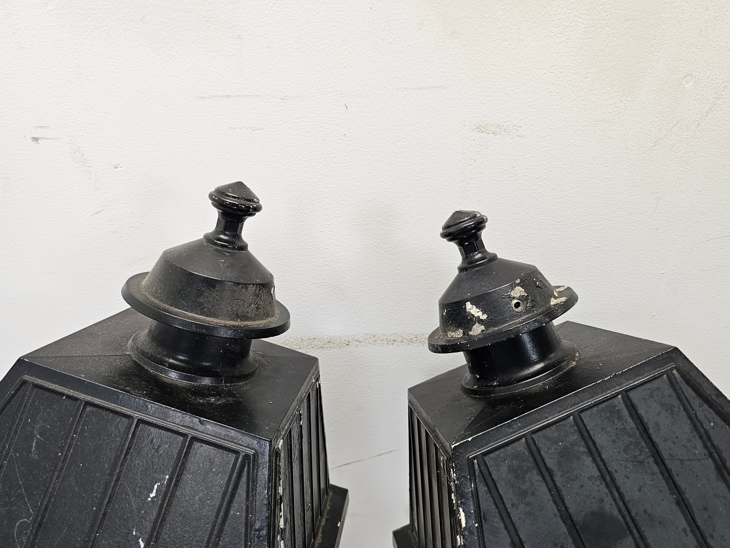 A pair of Victorian style metal wall mounted street lanterns. H.80 W.72 D.28cm (each) - Image 3 of 5