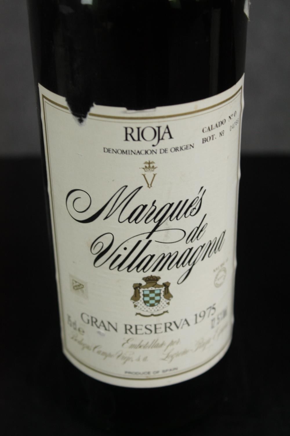 Nine bottles of Rioja and one bottle of Torres from the 70s and 80s. Includes Marqués de - Image 5 of 8