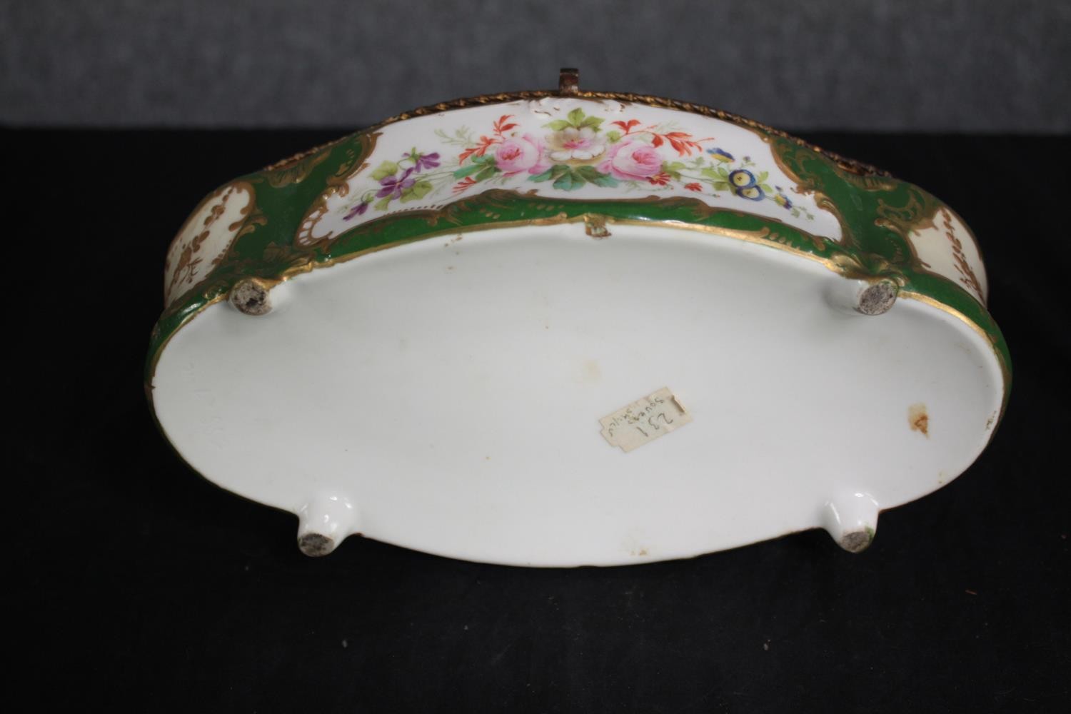 A mixed collection. A Yardley soap dish with porcelain figures and lidded glass bottle, decorative - Image 10 of 10