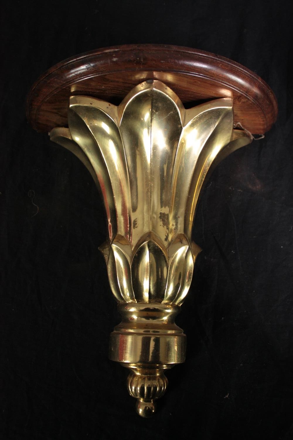 Two moulded gilt wall sconces. H.31cm. (each) - Image 3 of 5