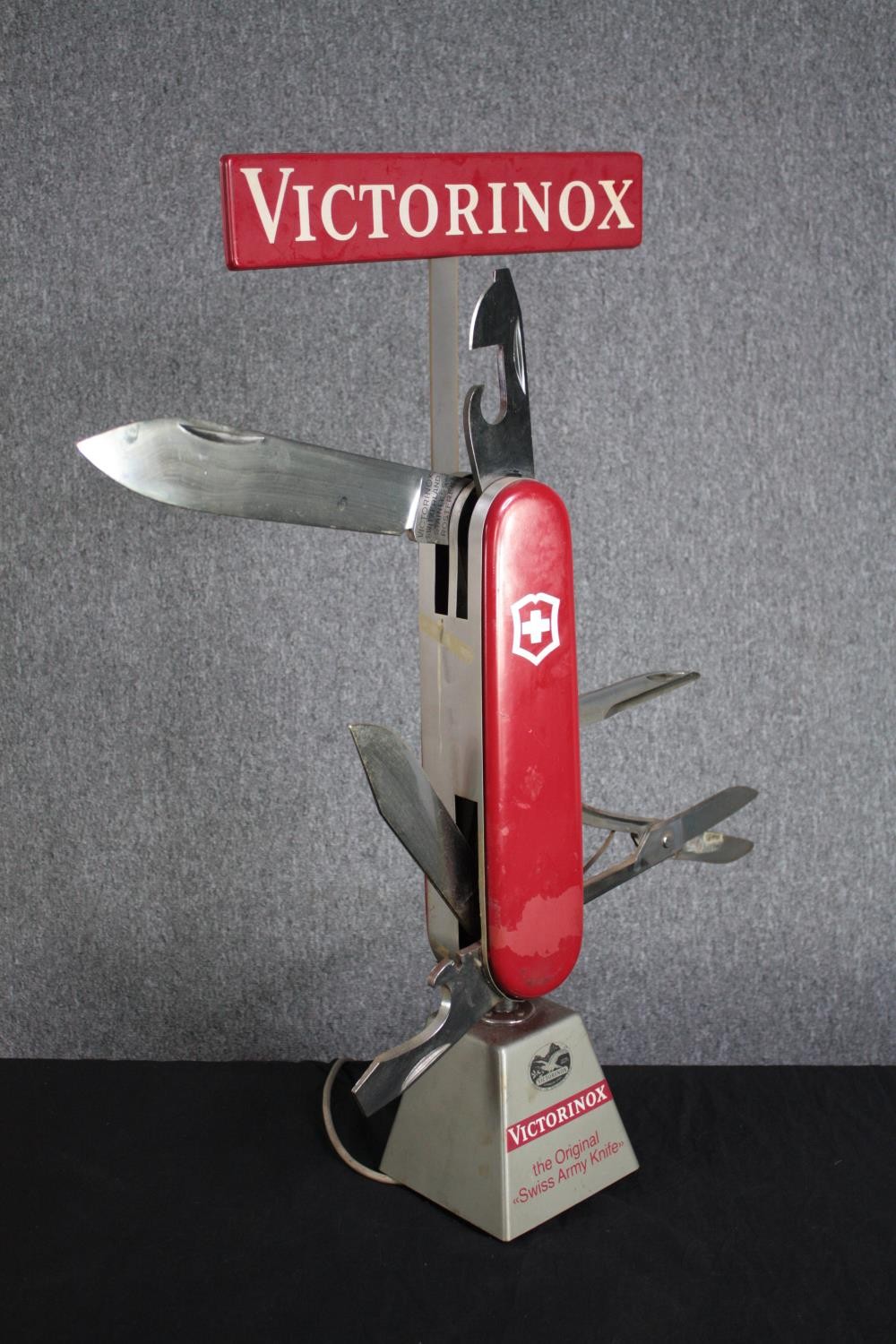 Victorinox shop display model. Swiss army Knife with opening and retracting attachments. In full - Image 3 of 7