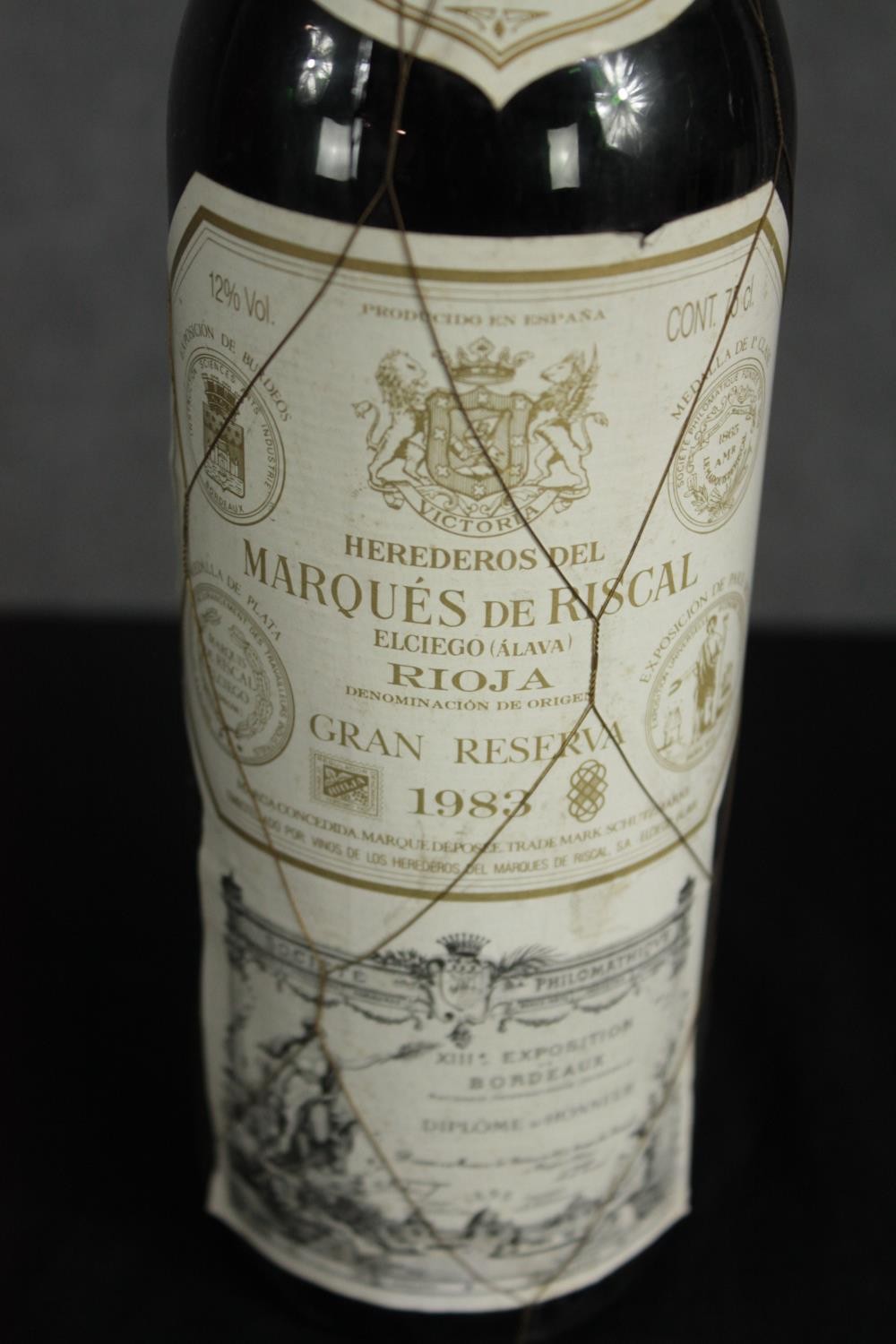 Nine bottles of Rioja and one bottle of Torres from the 70s and 80s. Includes Marqués de - Image 3 of 8