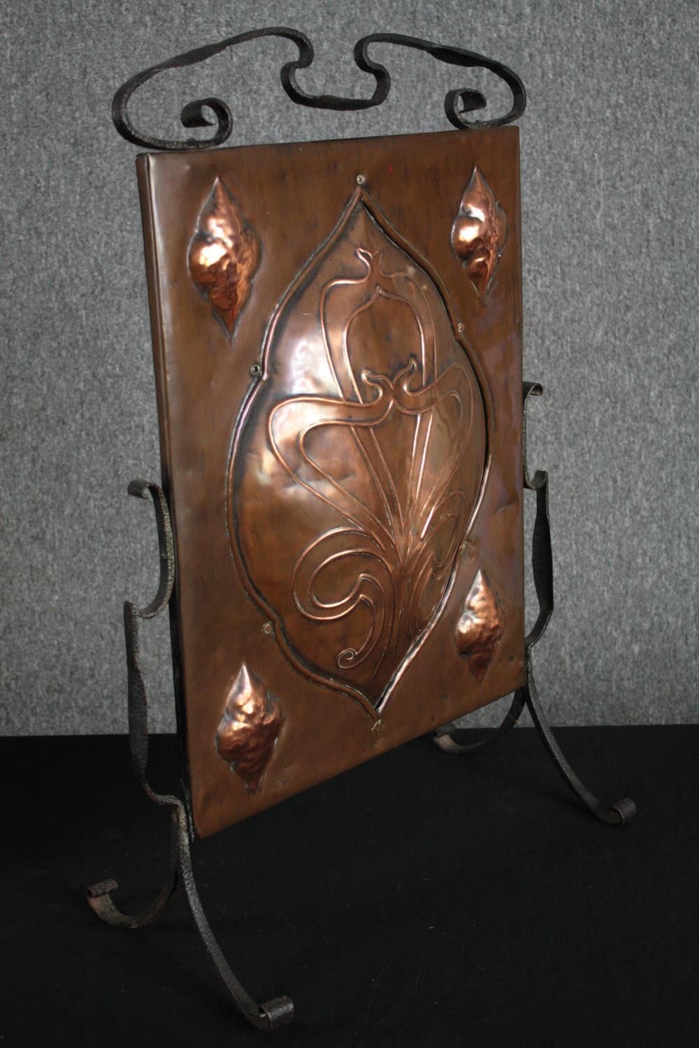 An iron framed Arts and Crafts copper fire screen and a copper coal bucket. H.70 W.45cm. (largest) - Image 3 of 7