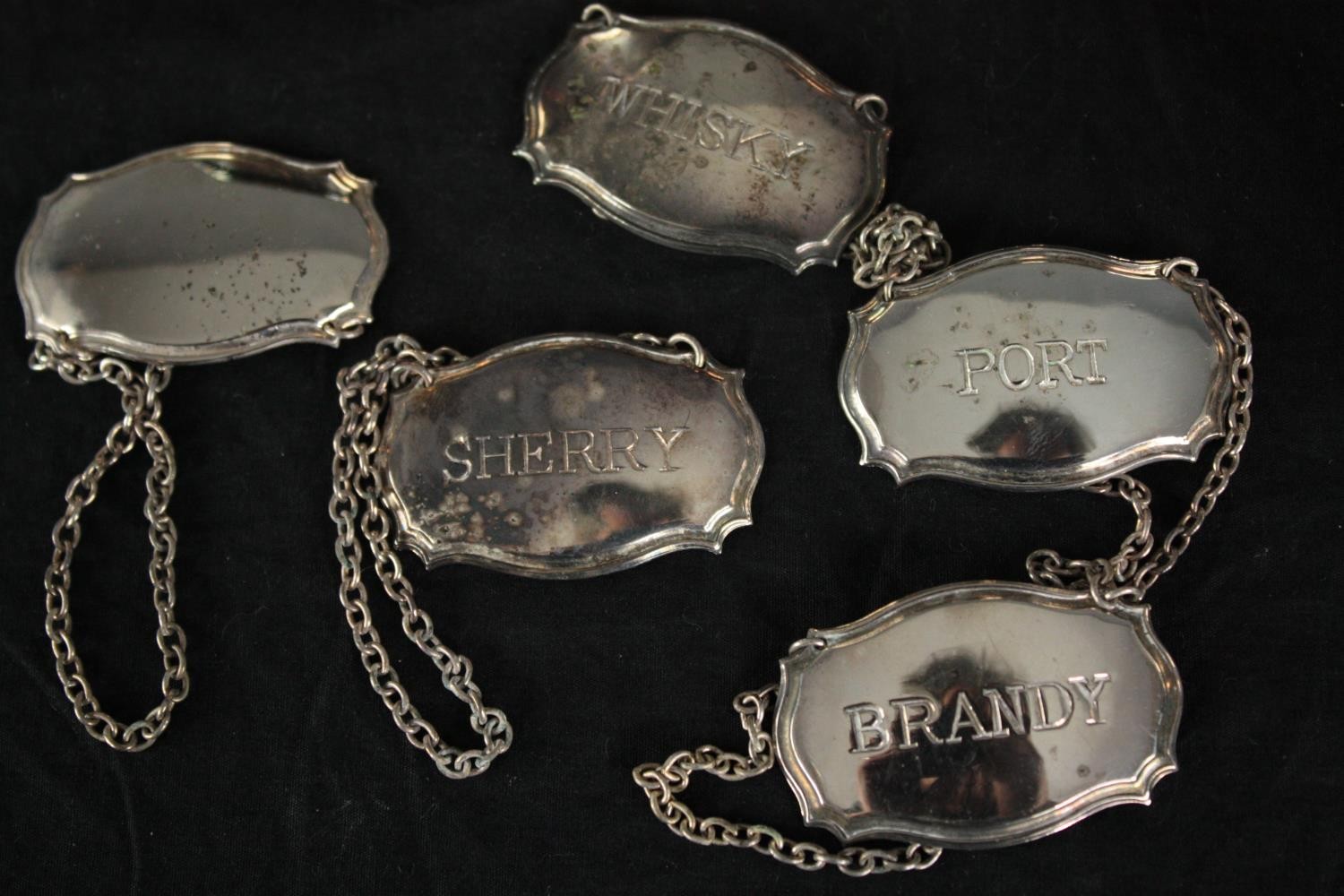 A collection of silver plate, including a set of six drinks labels, six oak and silver plate wine - Image 2 of 5