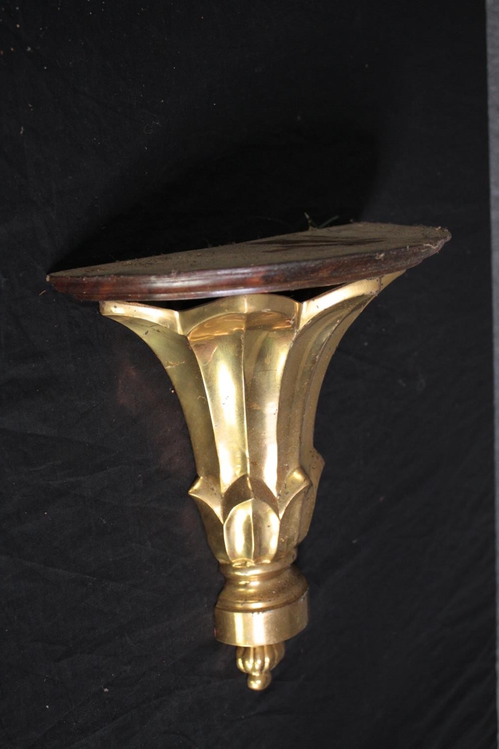 Two moulded gilt wall sconces. H.31cm. (each) - Image 5 of 5