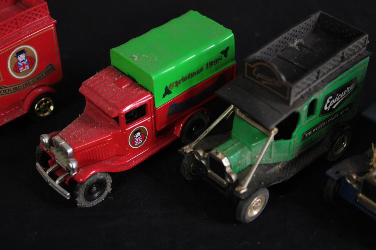 Oxford Diecast. A collection of eight 'vintage model' cars. In a wooden display case. H.31 W. - Image 4 of 7